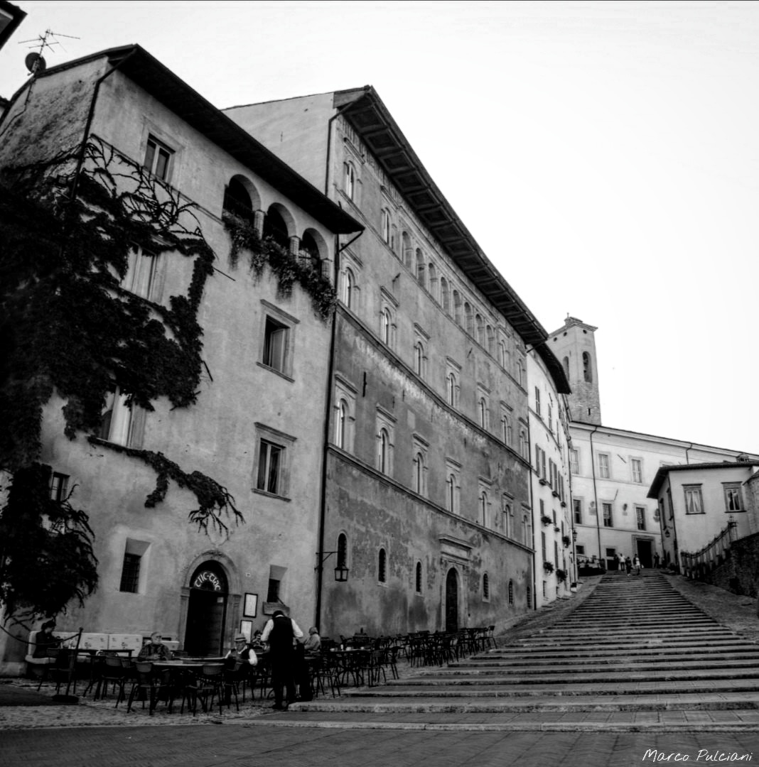 Piazza duomo (Spoleto)