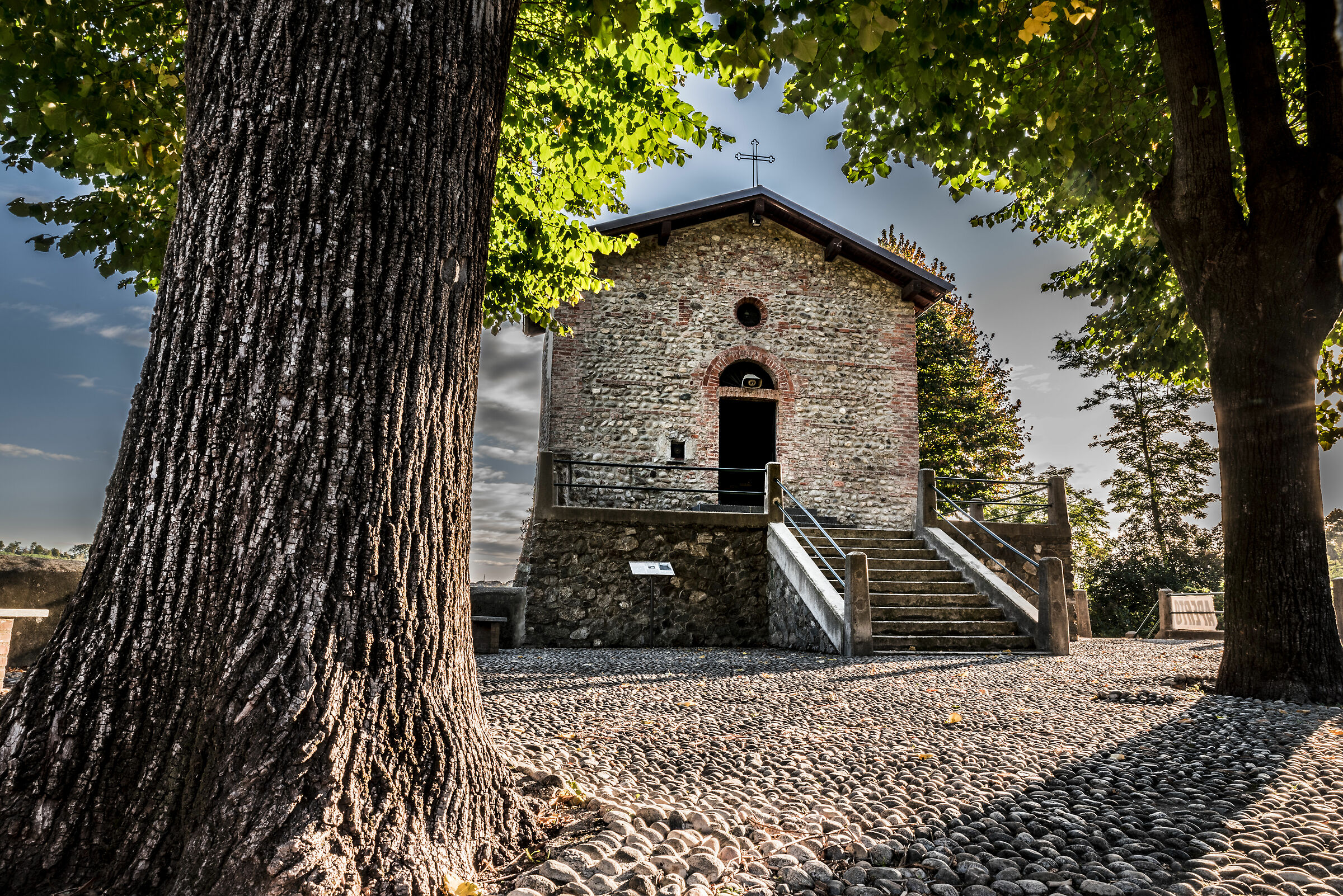 Madonna della Rochetta (presso fiume adda)