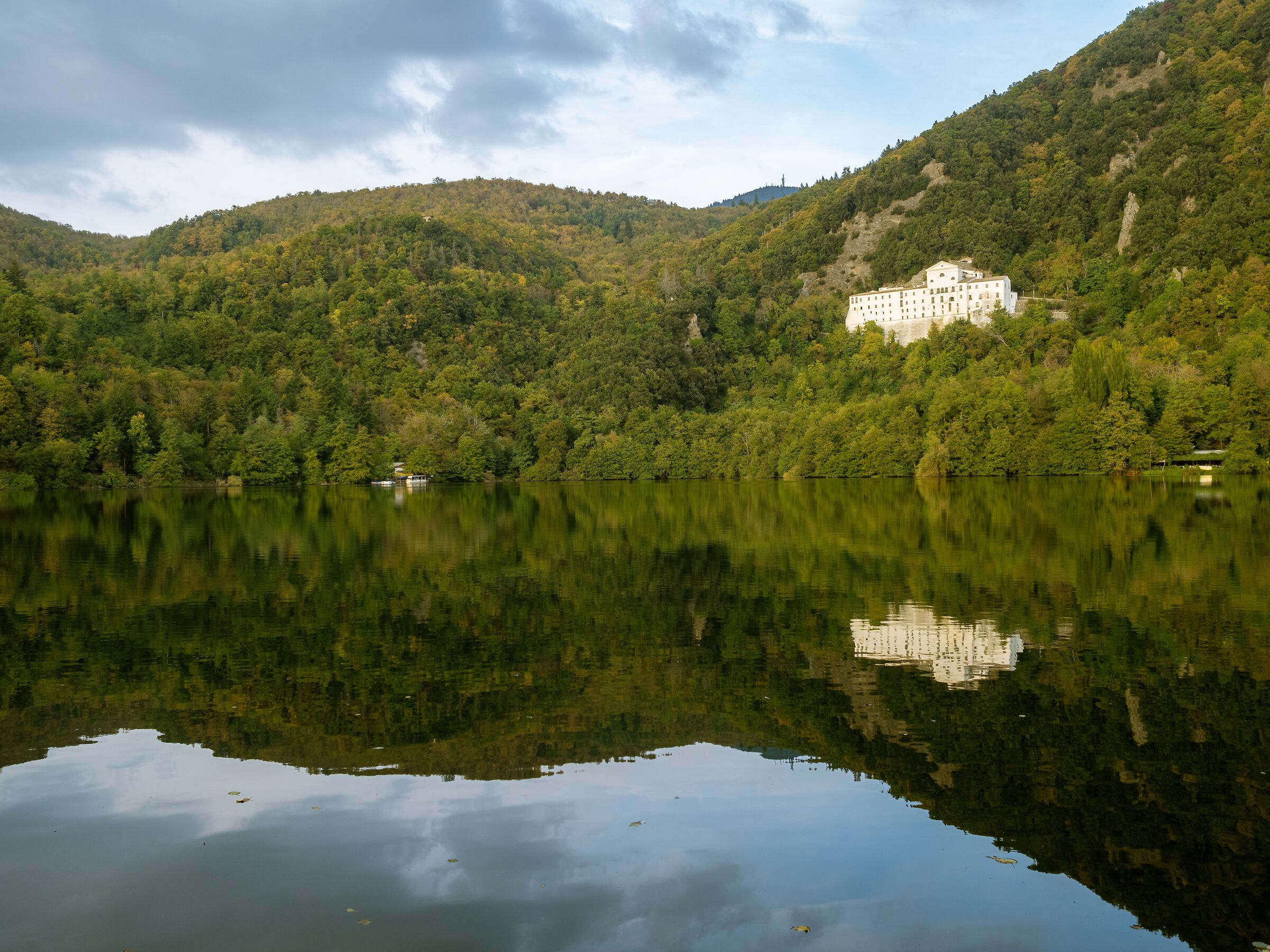 Badia di San Michele - Laghi di Monticchio