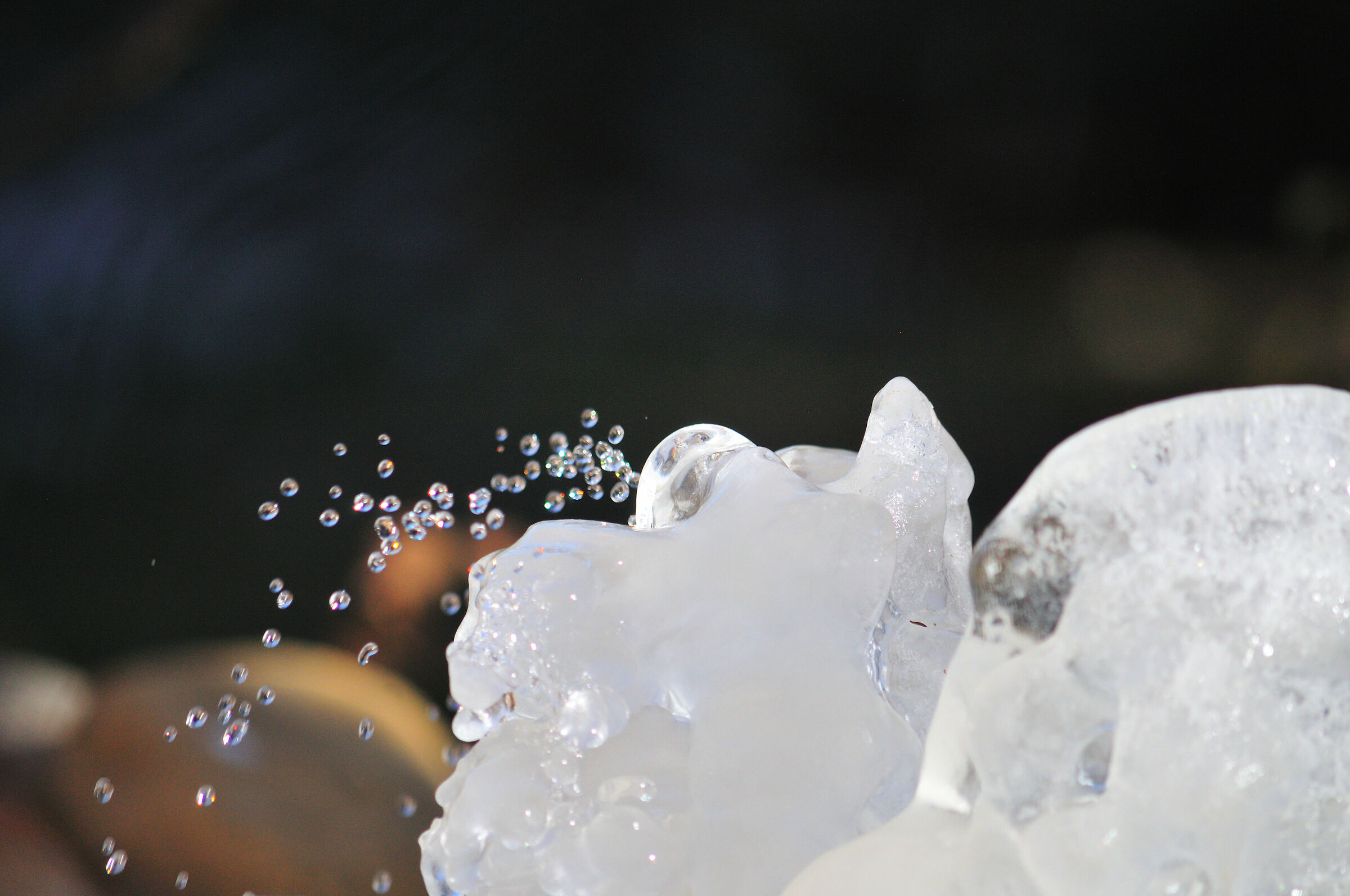 Fontana stagno di ghiaccio