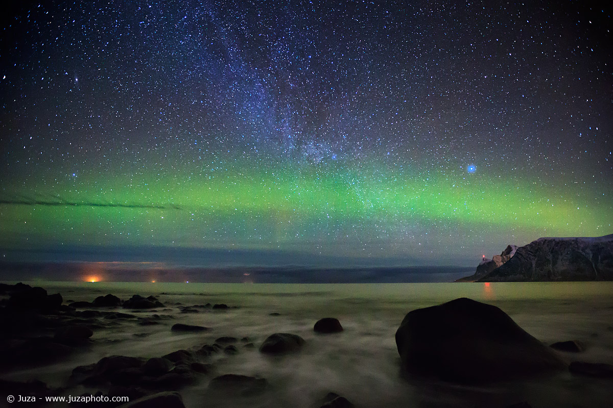 A faint aurora borealis, 016406