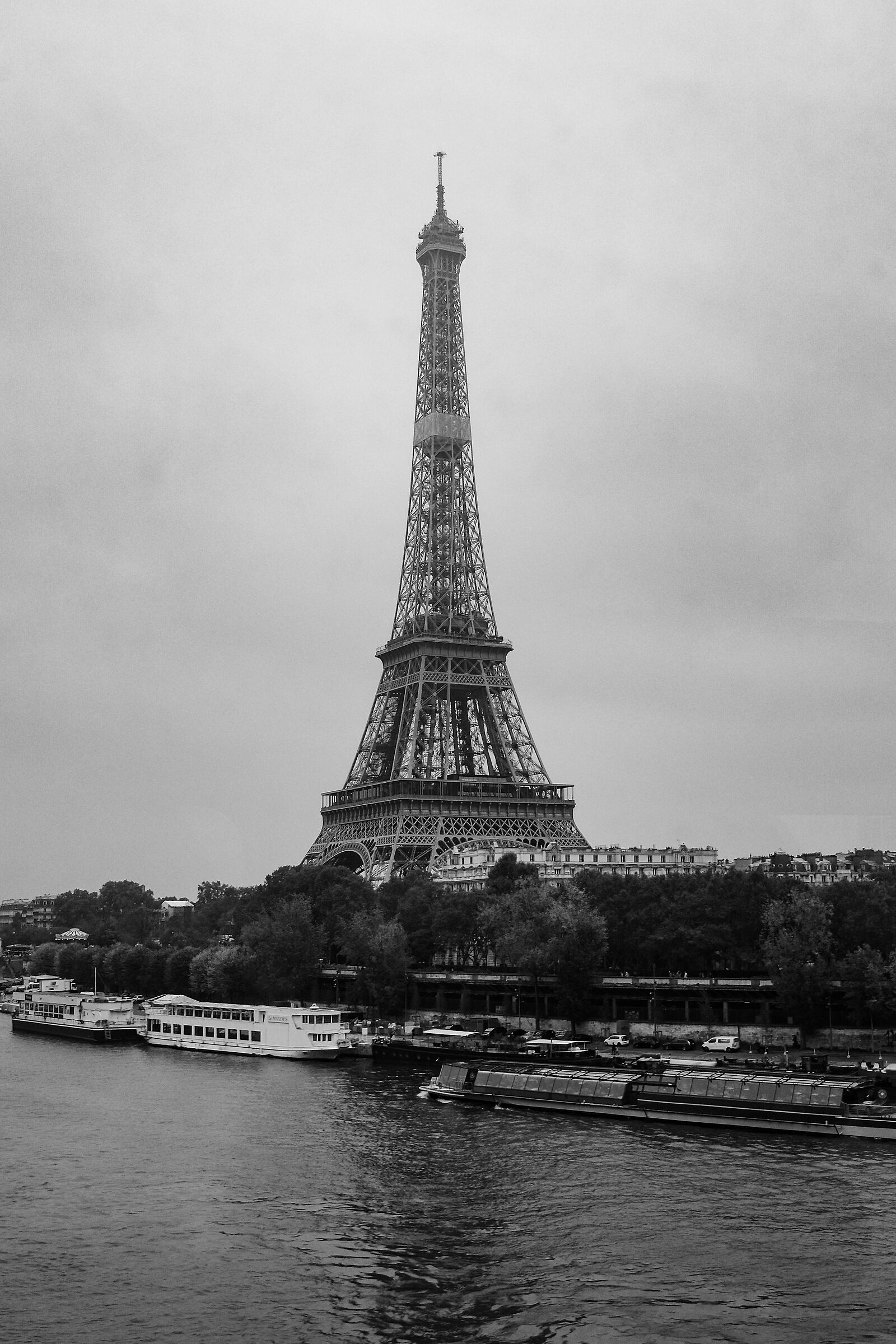 Eiffel Tower from the metro