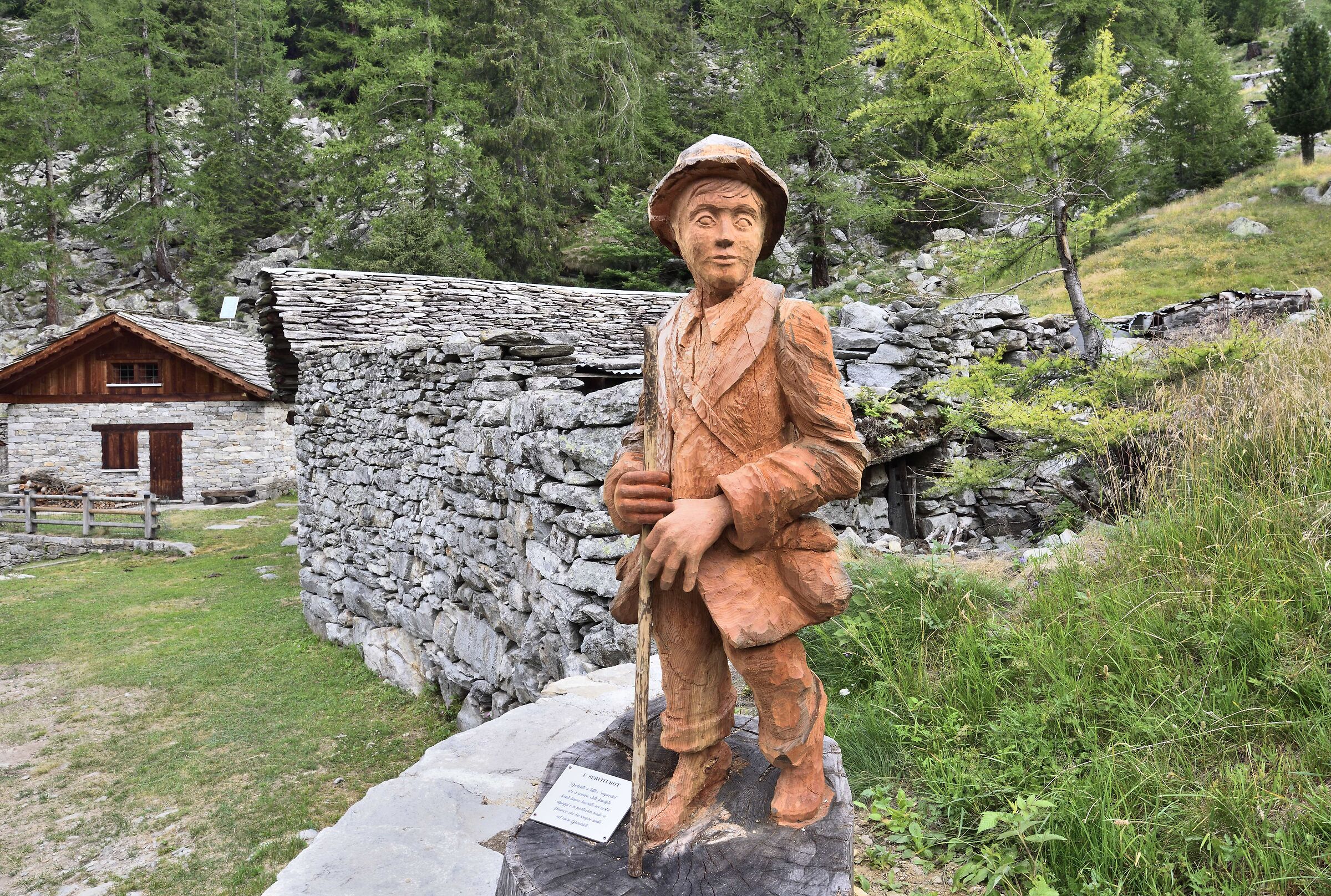 wooden sculpture dedicated to those who sacrificed the propr