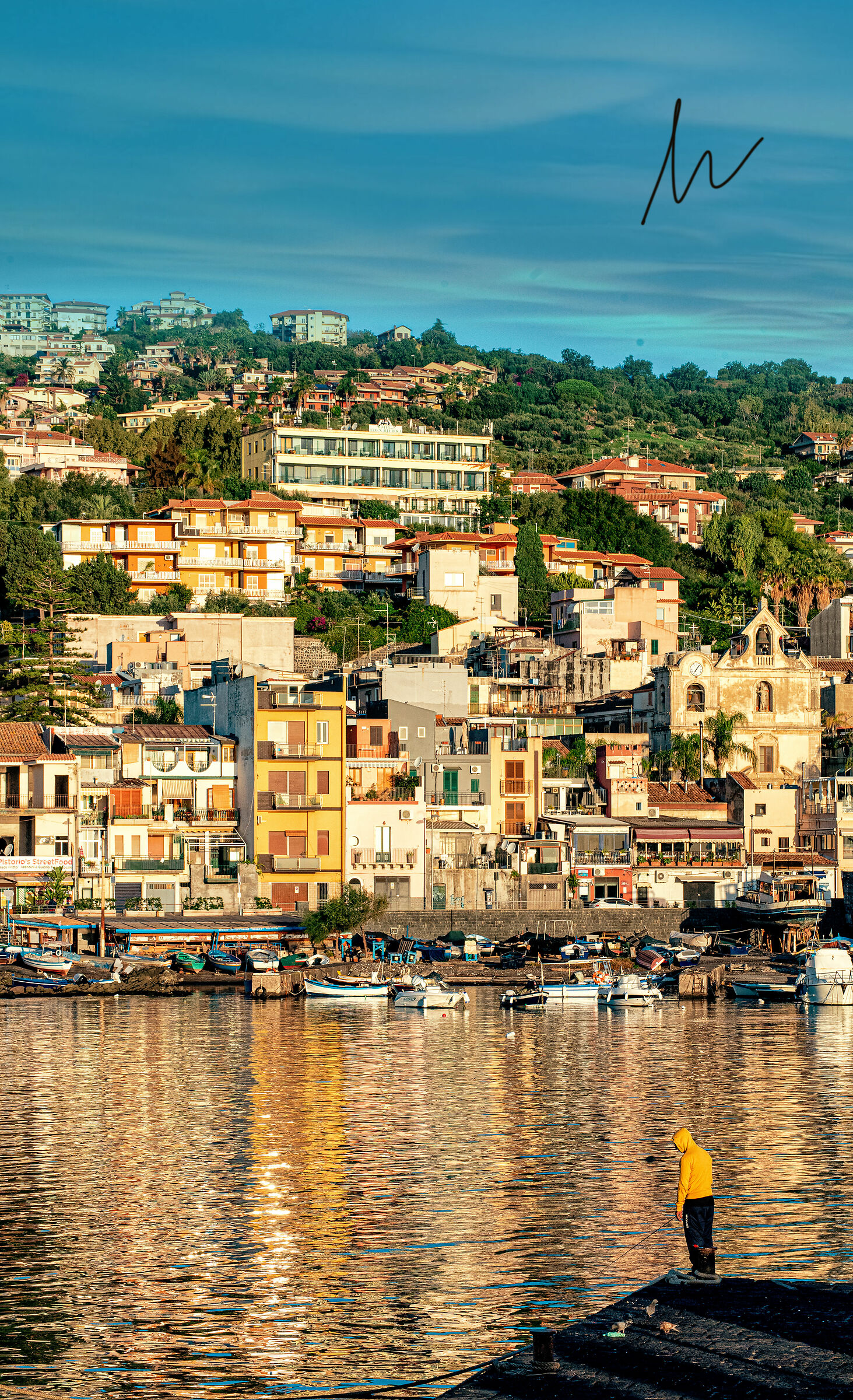 Between colors and reflections