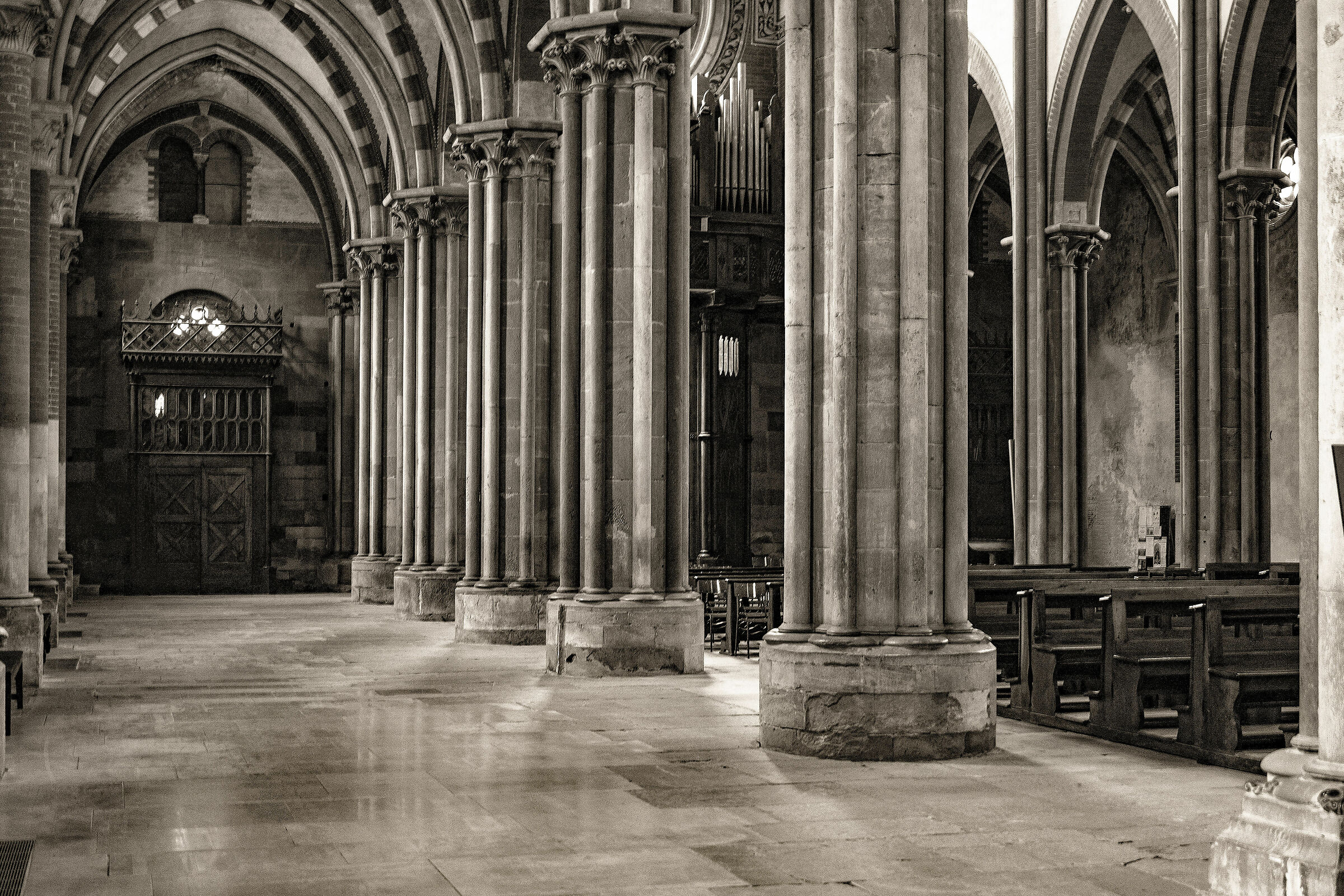 Tra i banchi di una cattedrale ( quasi )