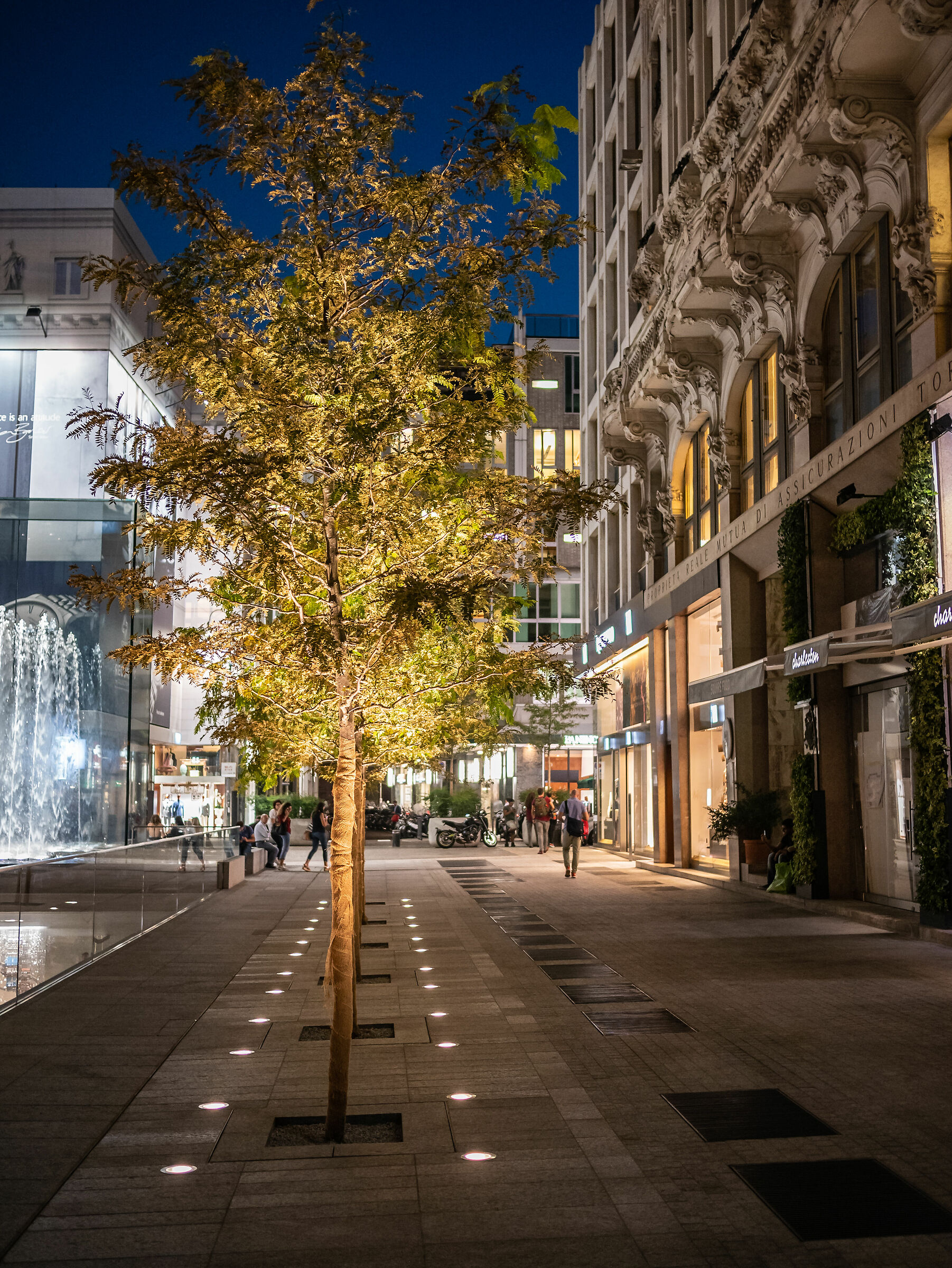 Piazzetta Liberty - Apple Store Milan
