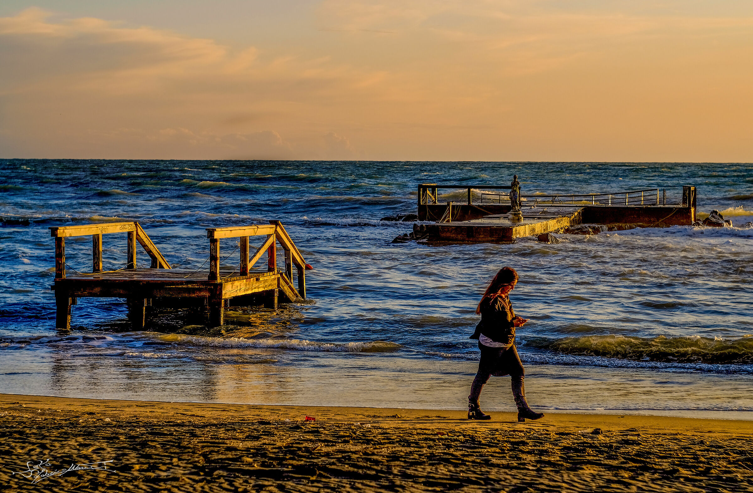 golden sunset jetty