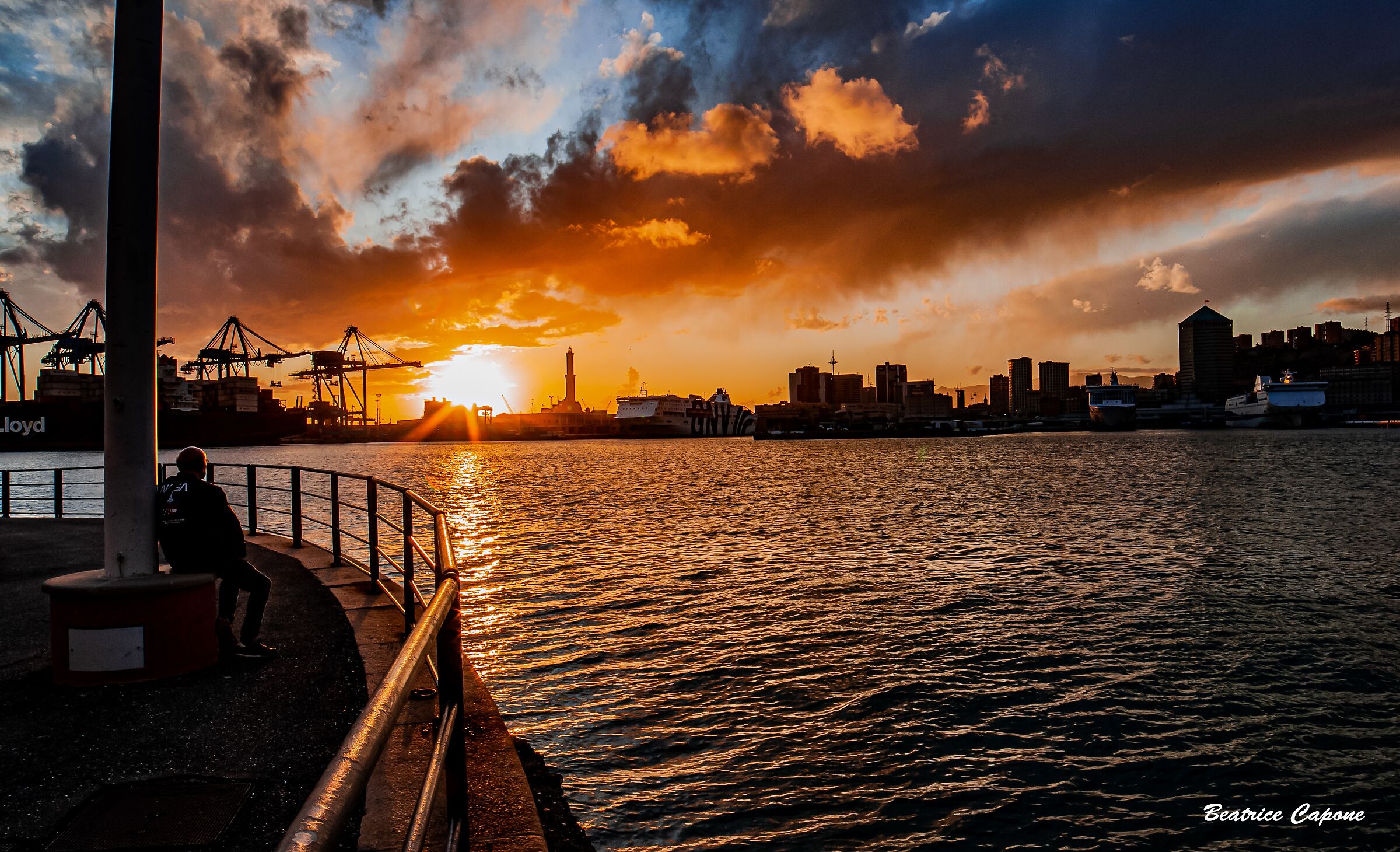 Genova al tramonto