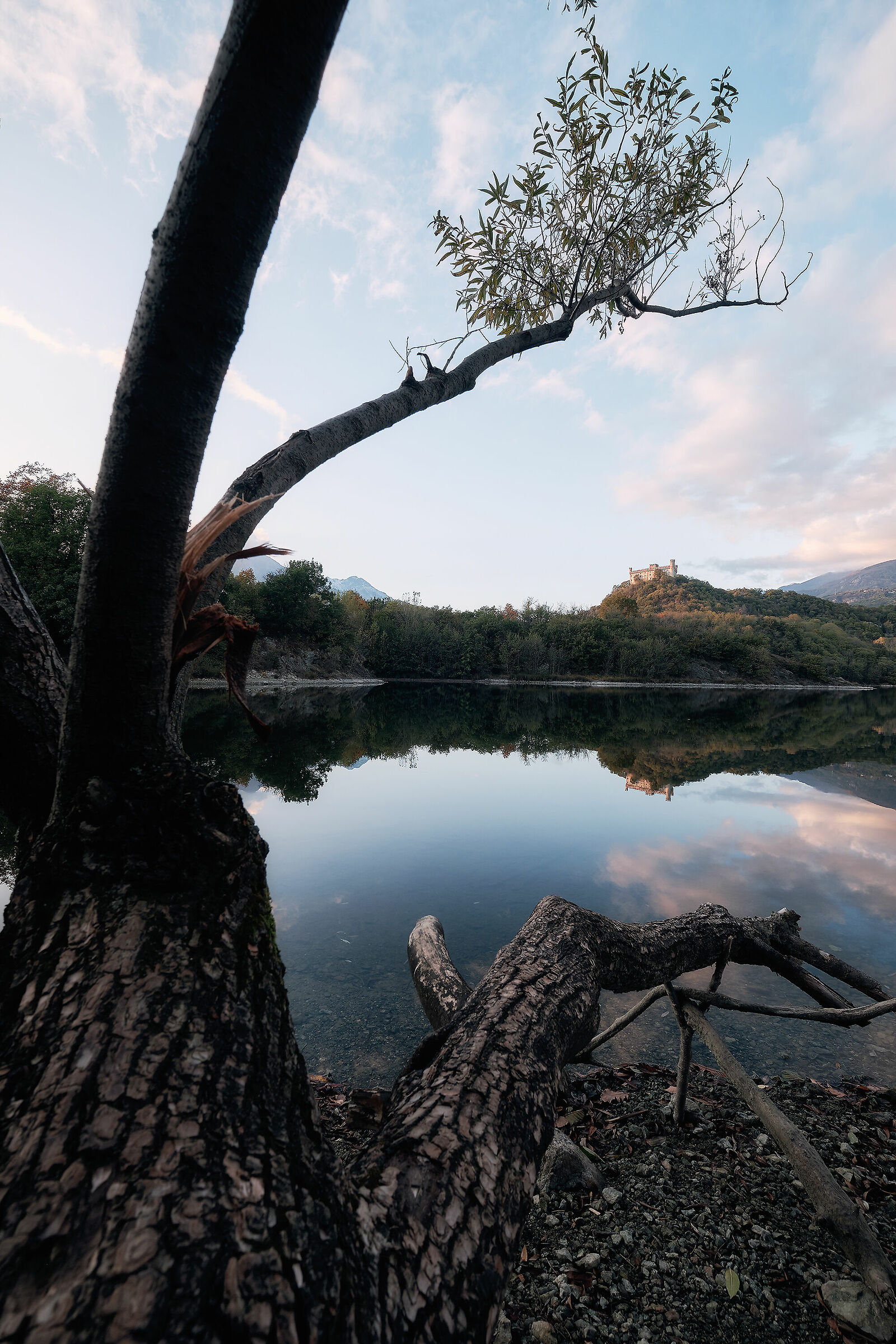 It is done evening on Lake Pistono (TO).