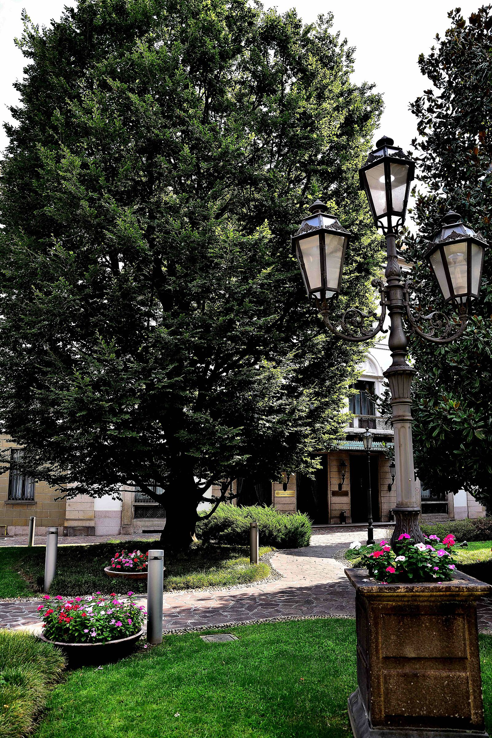 Un angolo di Milano, via Romagnosi