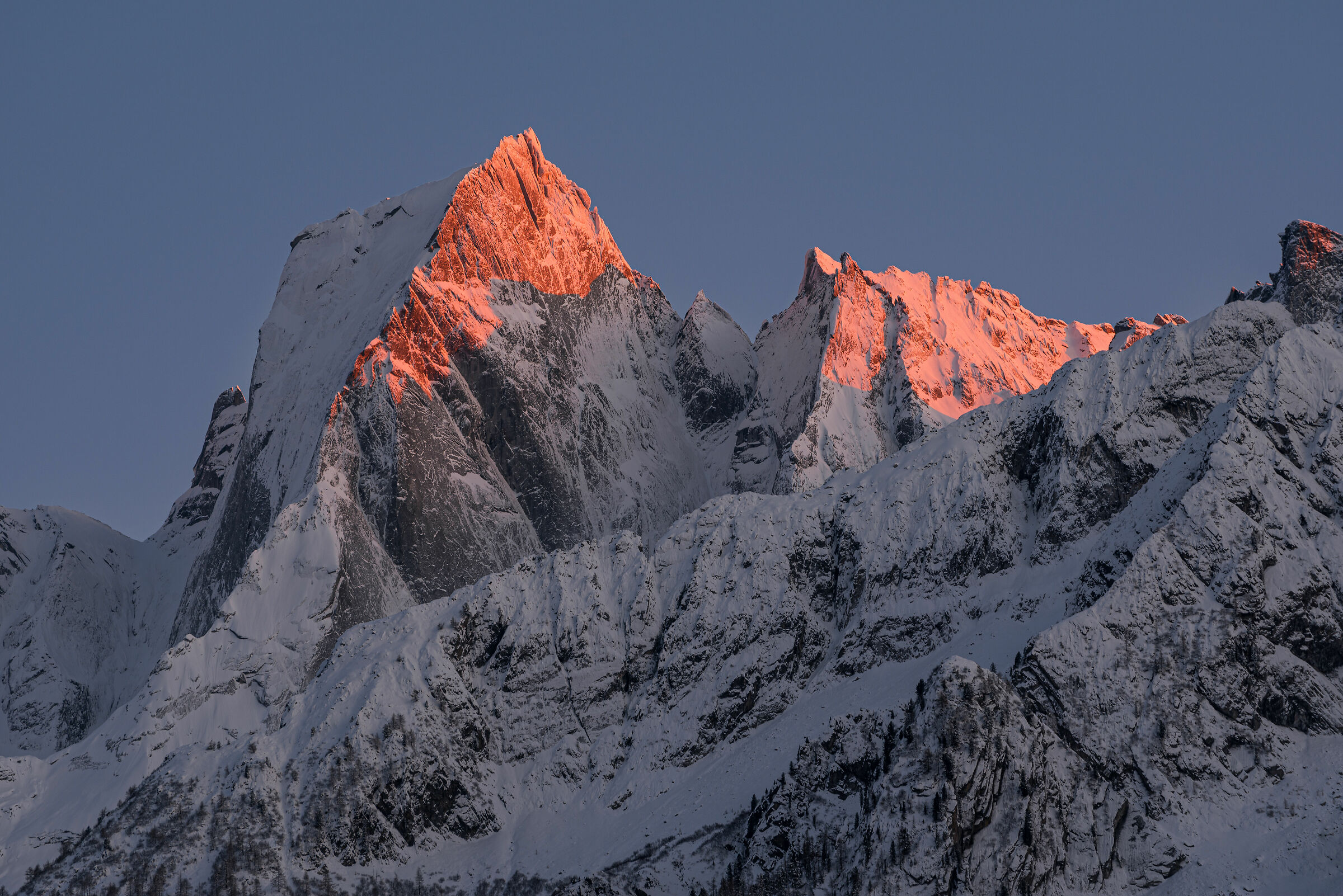 L'ultima luce sul Pizzo Badile
