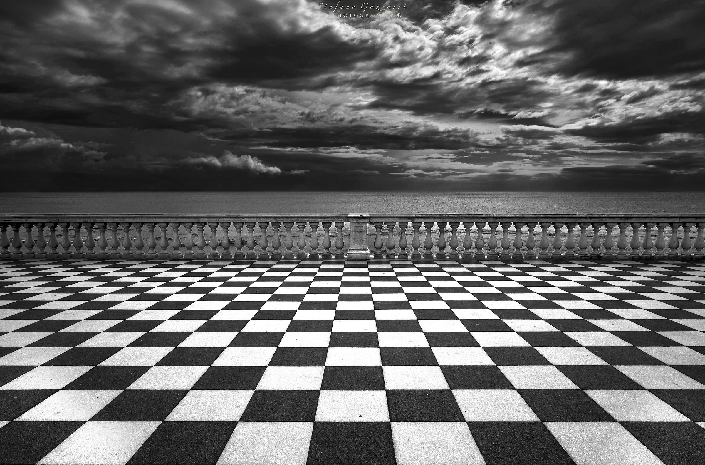 Hypnotic geometries
