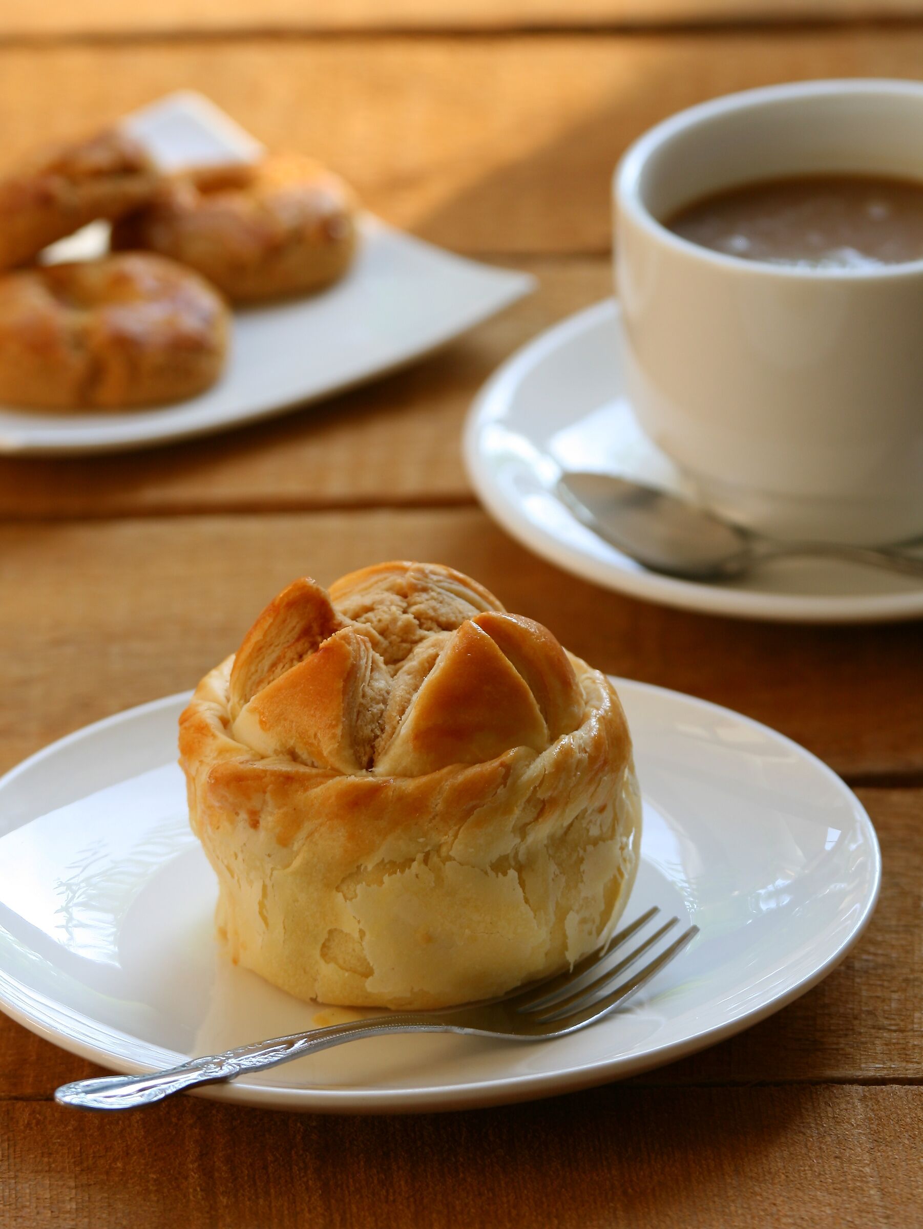 Torta di uova salate con caffè