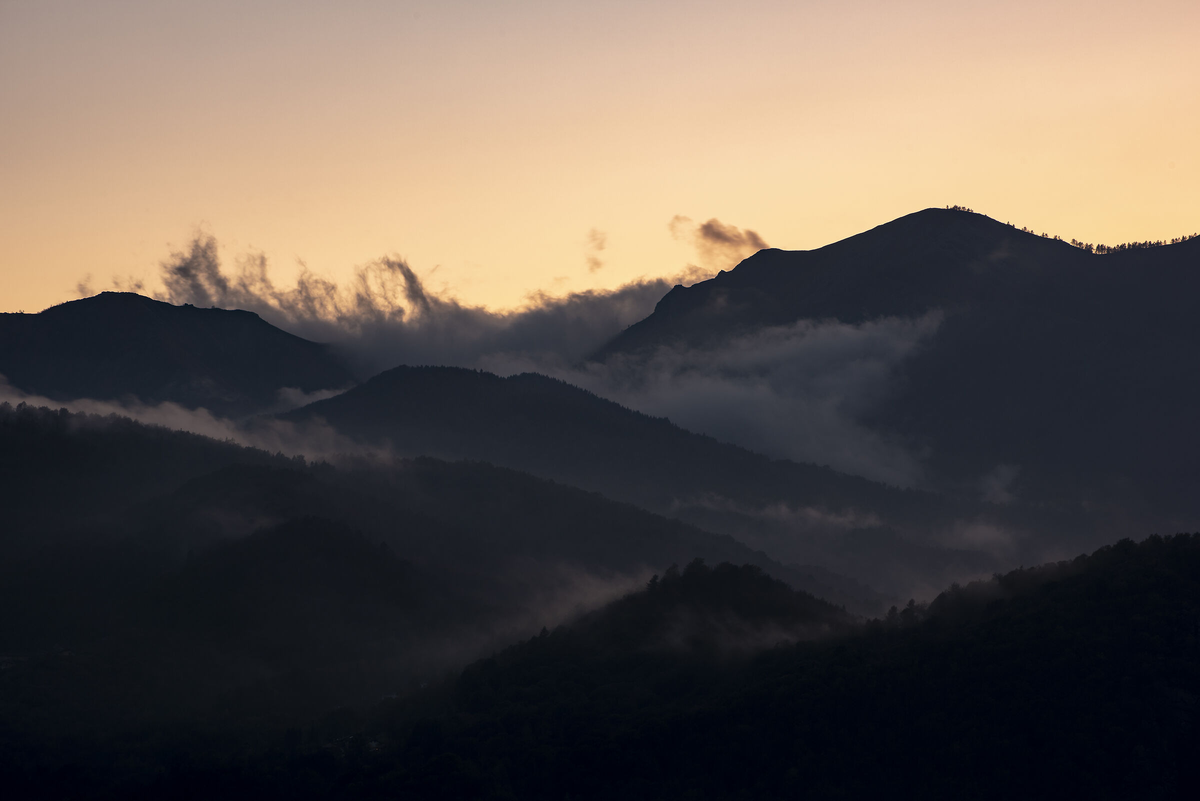 Mare tra le montagne