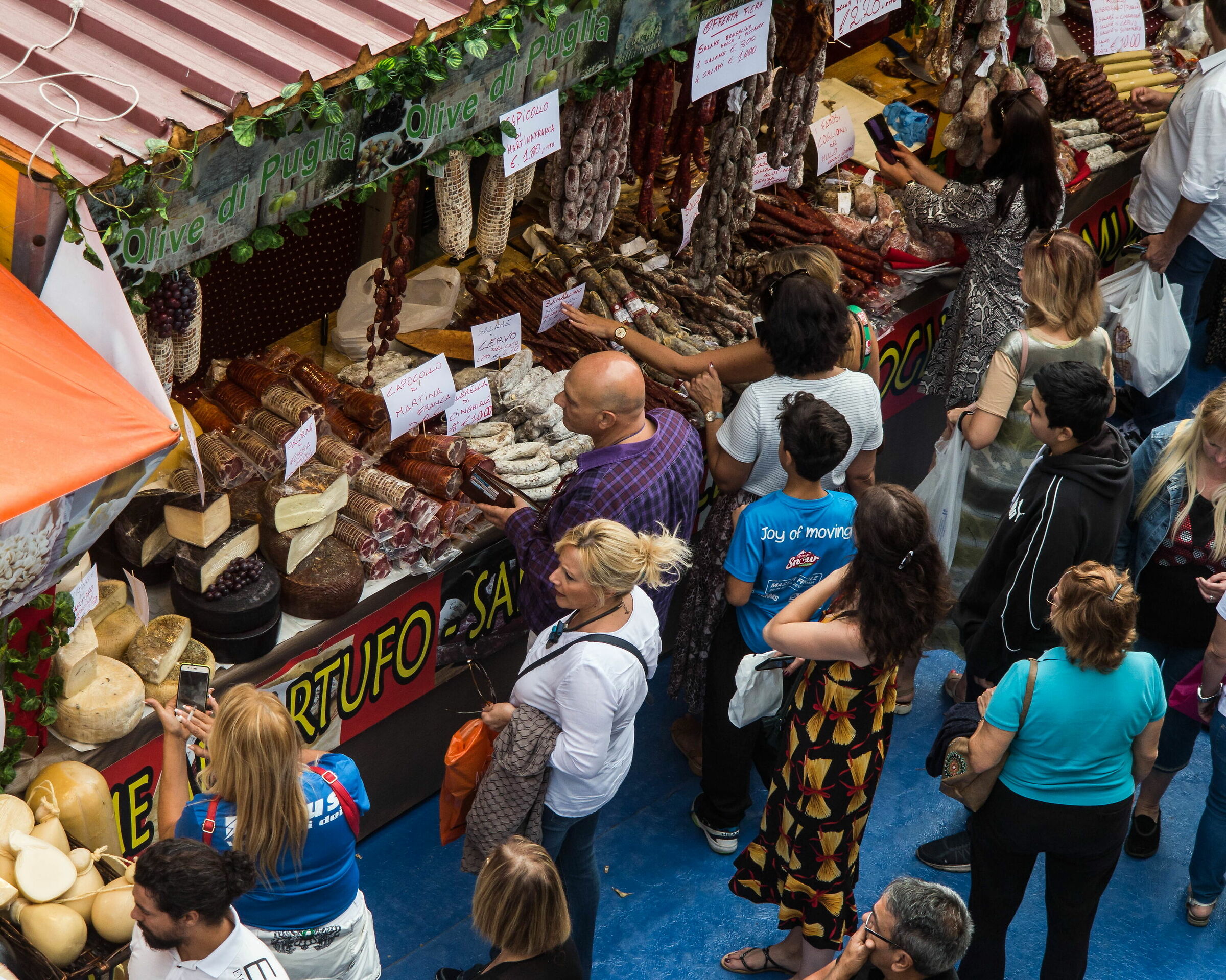 The colors of the market