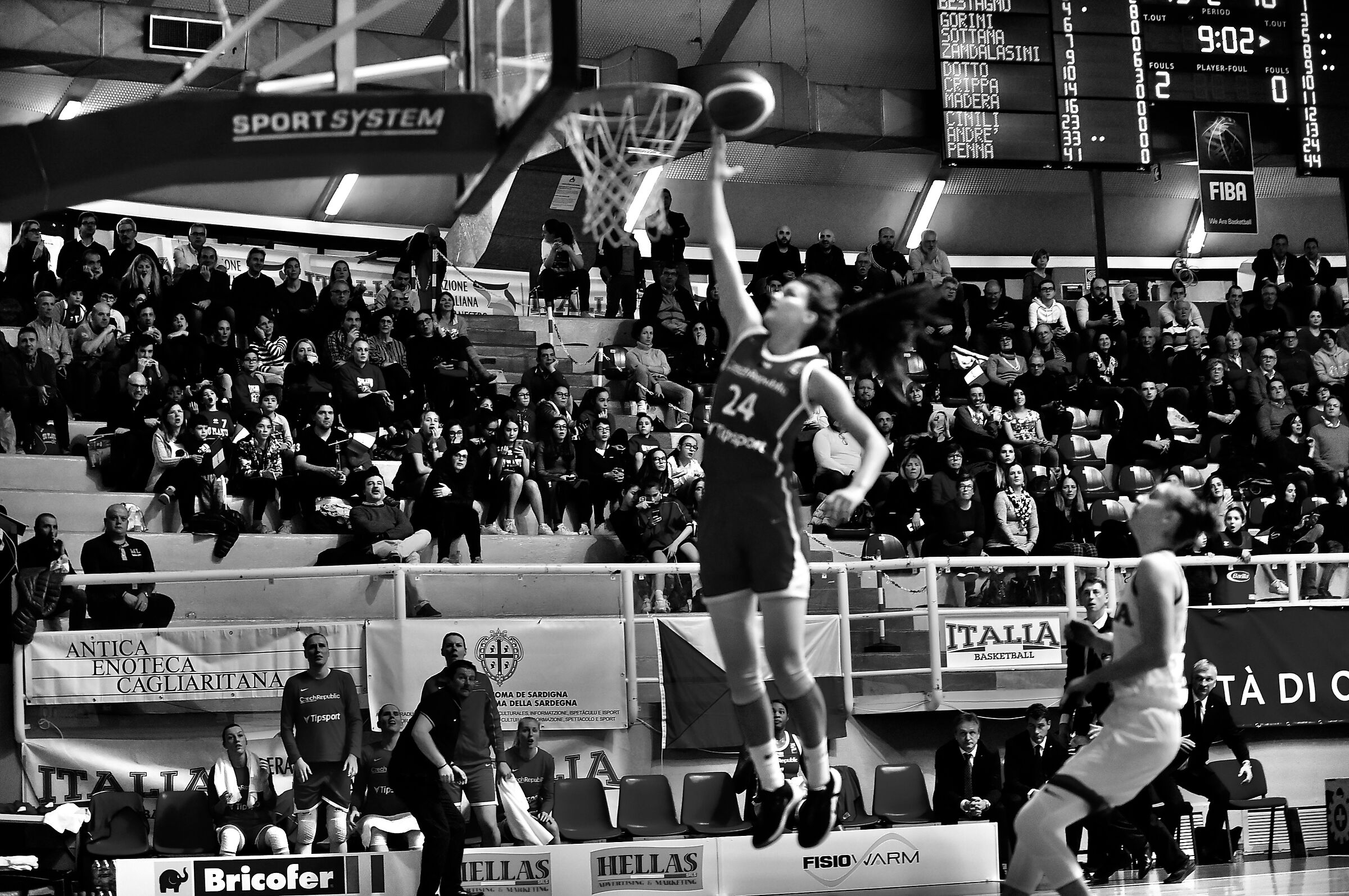 Italy Women in Cagliari