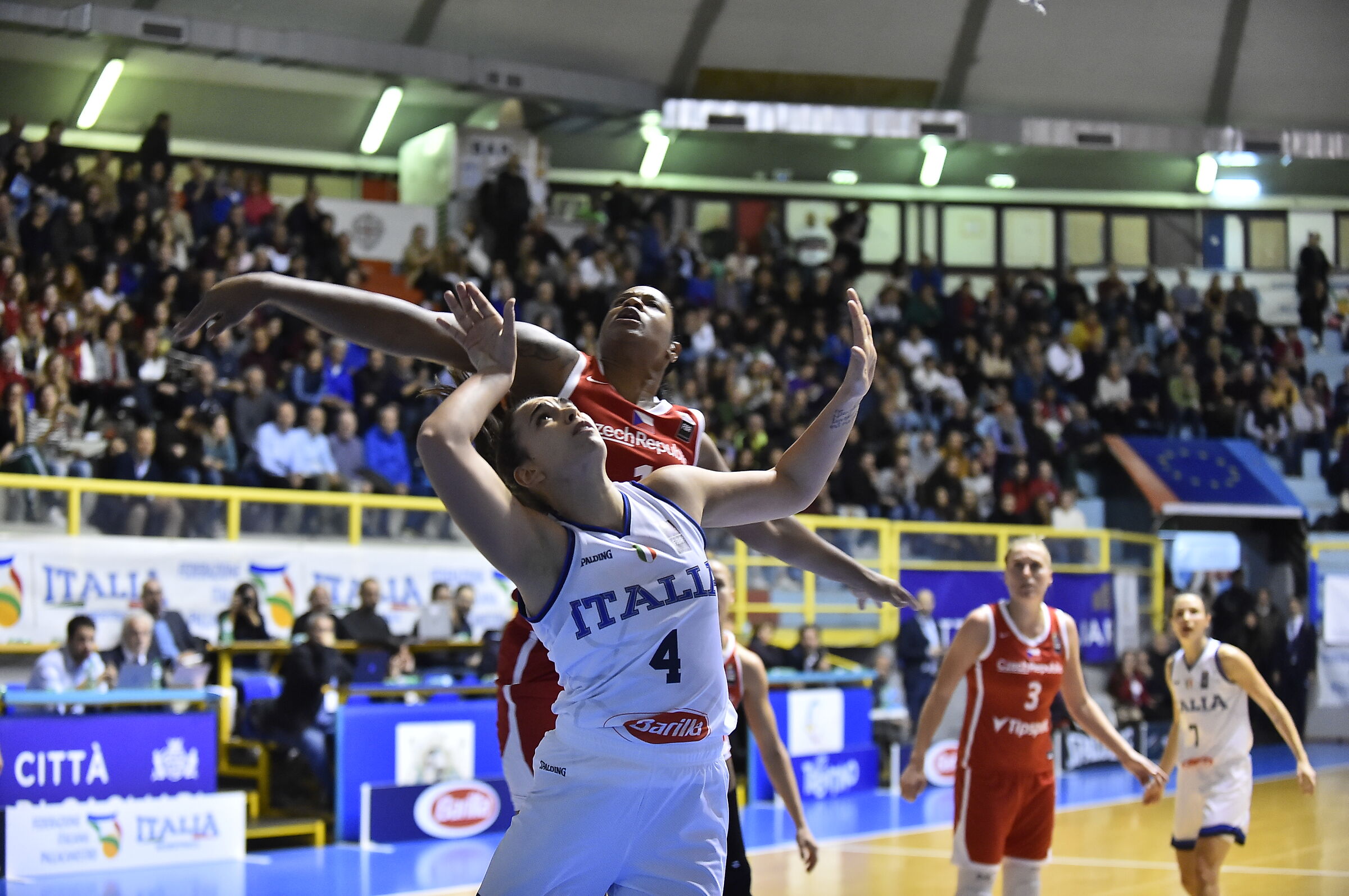 Italy Women in Cagliari