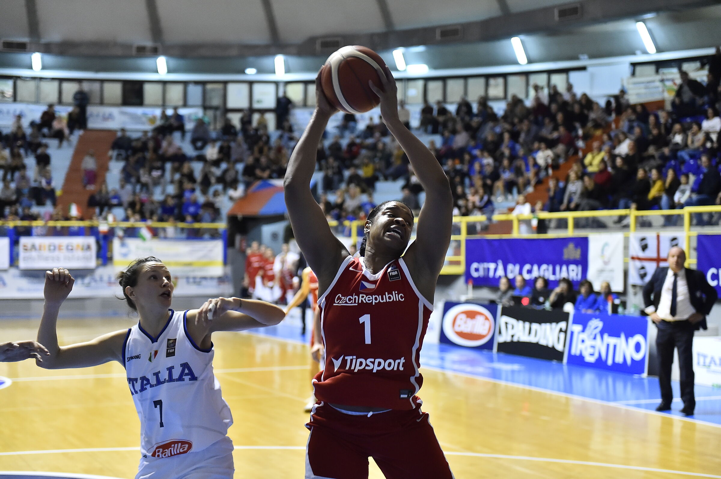 Italy Women in Cagliari