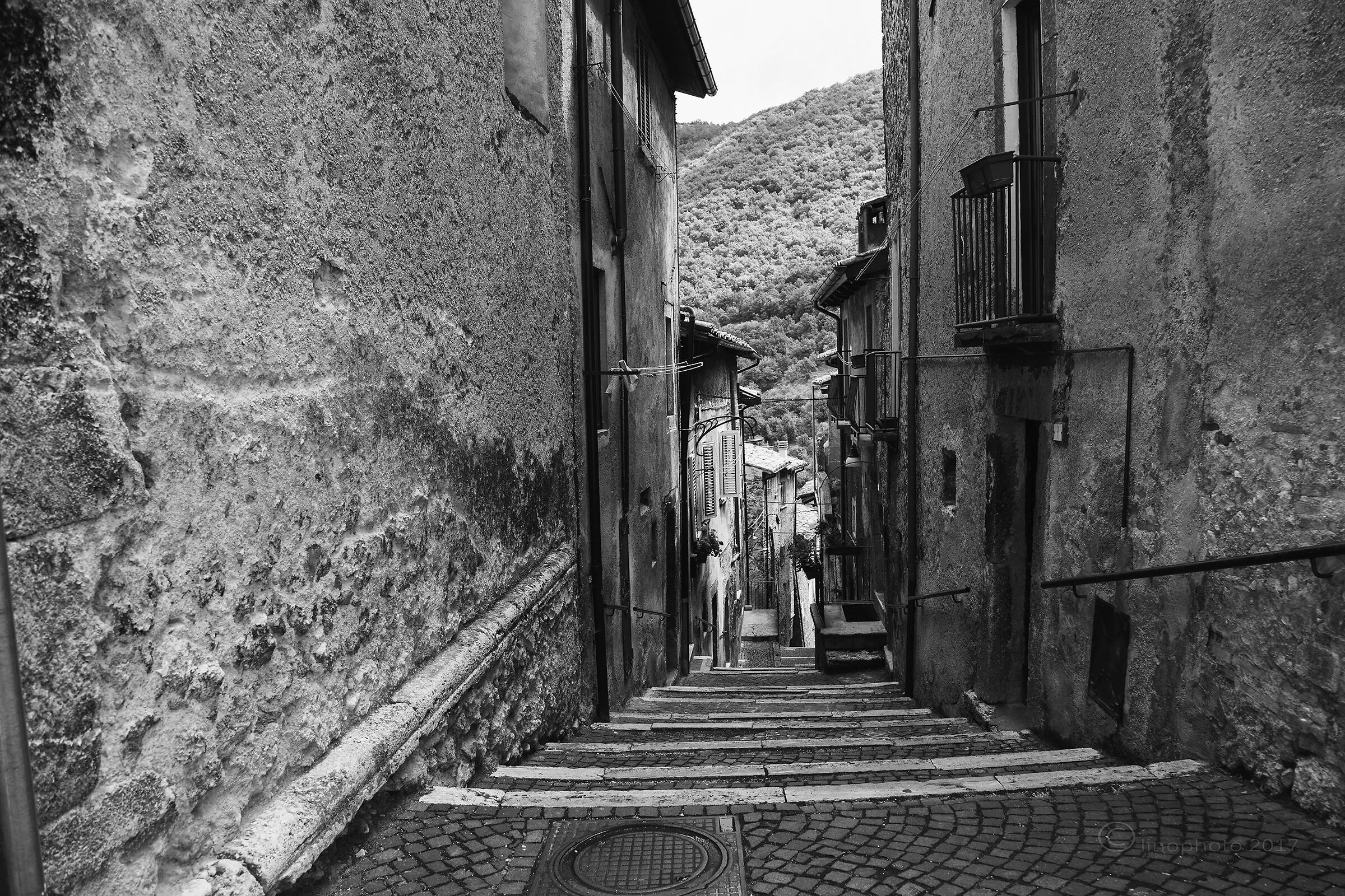 Wandering through the alleys of Scanno
