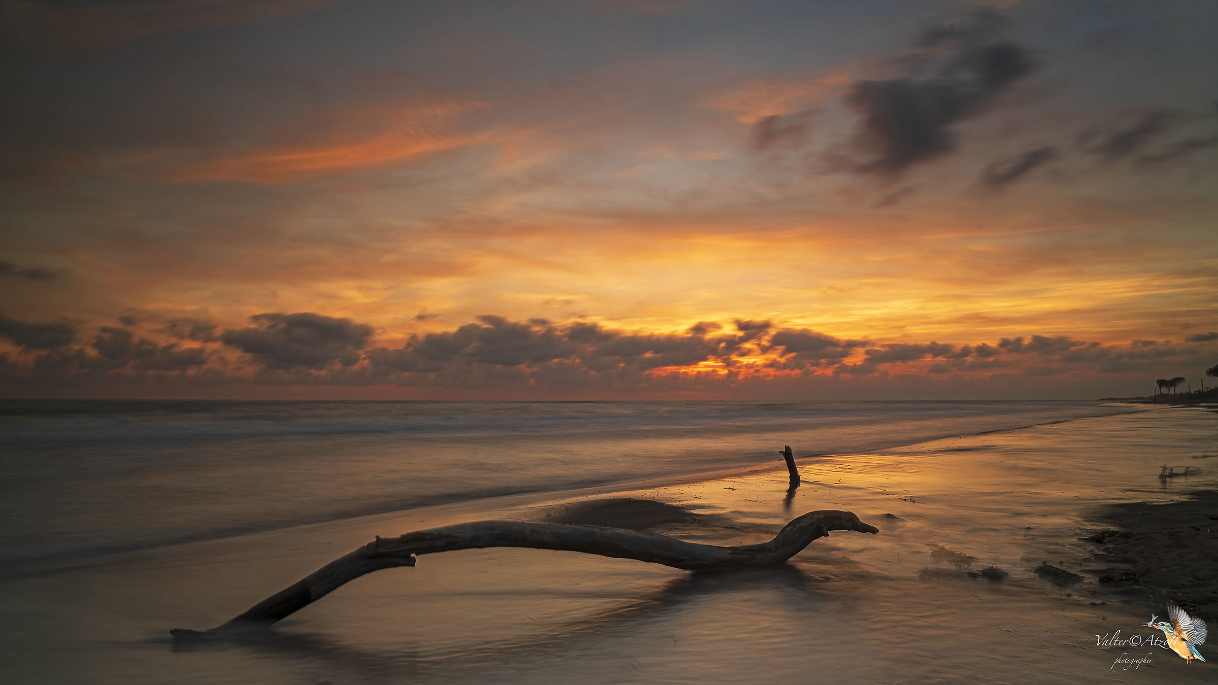 Tramonto sul mare in Toscana