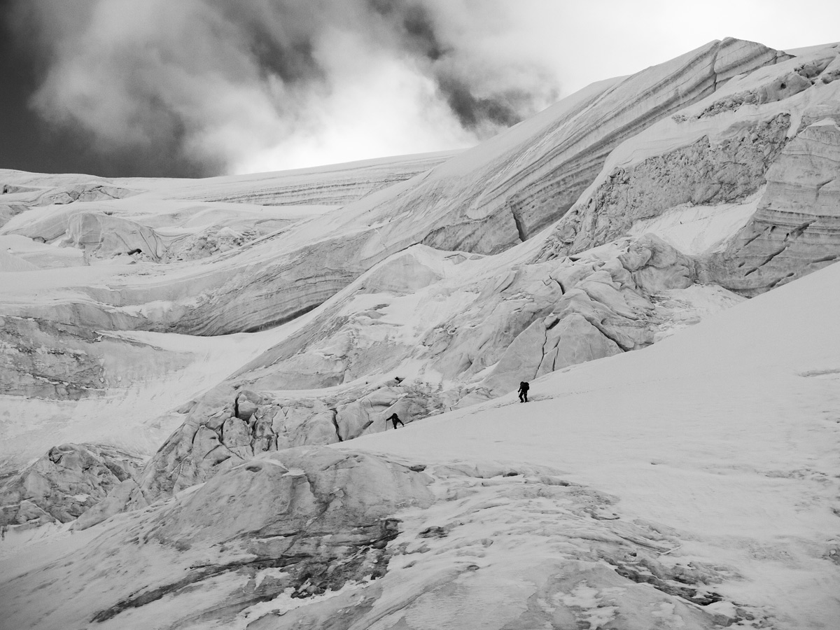 Climb along the north side of the Weissmies (m. 4,023)
