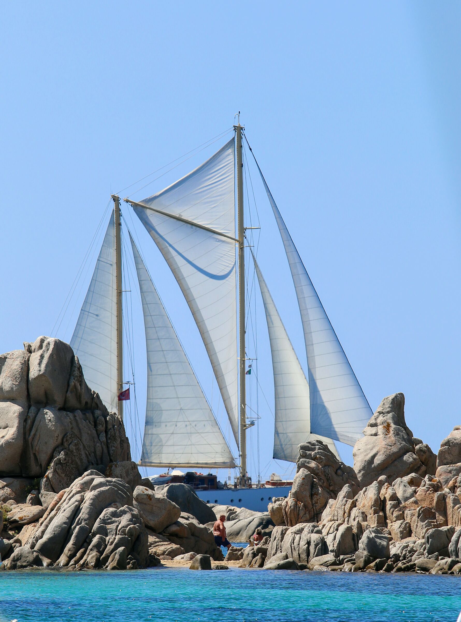 veliero in transito a sud di Lavezzi (Corsica)