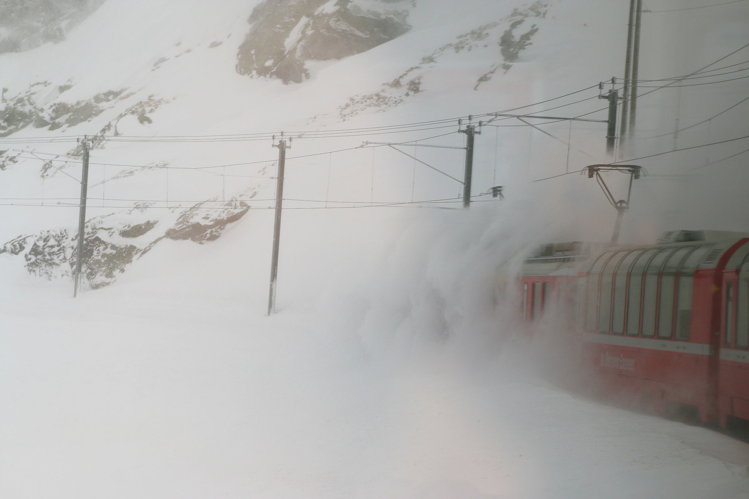 Inverno con il treno del Bernina (Svizzera)