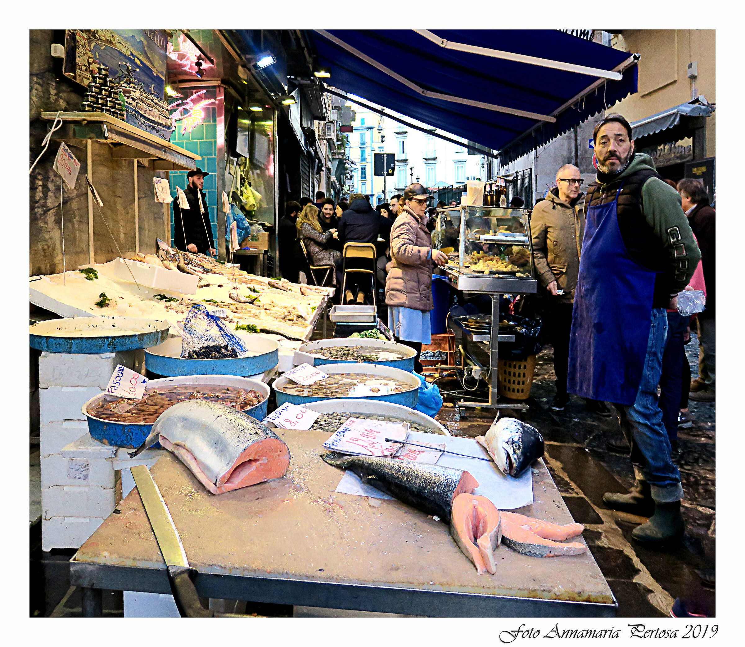 In Naples walking among the fish banks
