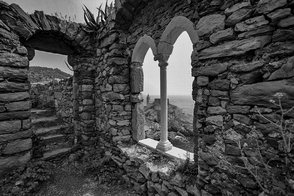 St. Peter from a bifurcation - Portovenere