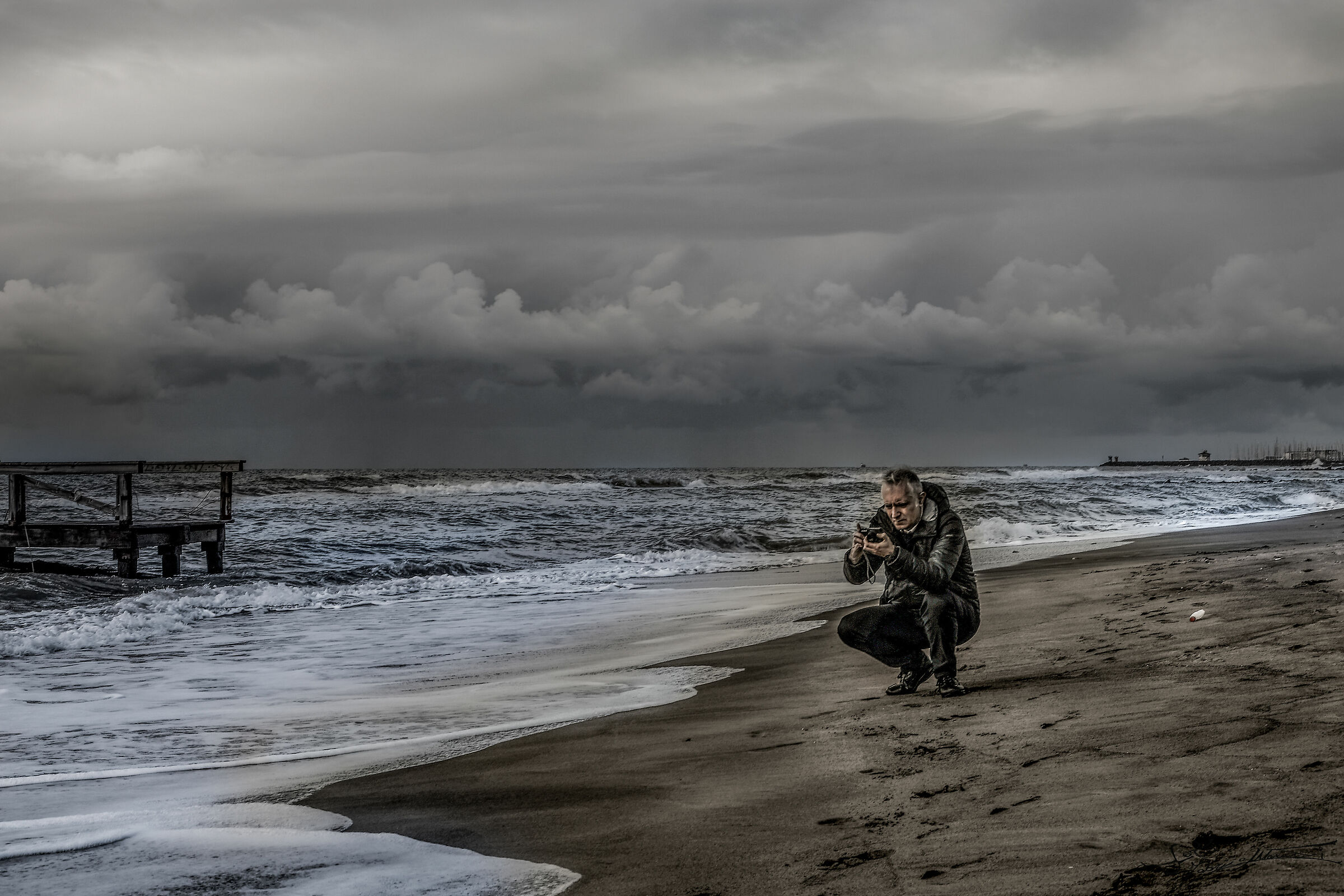 un fotografo con il giocattolo