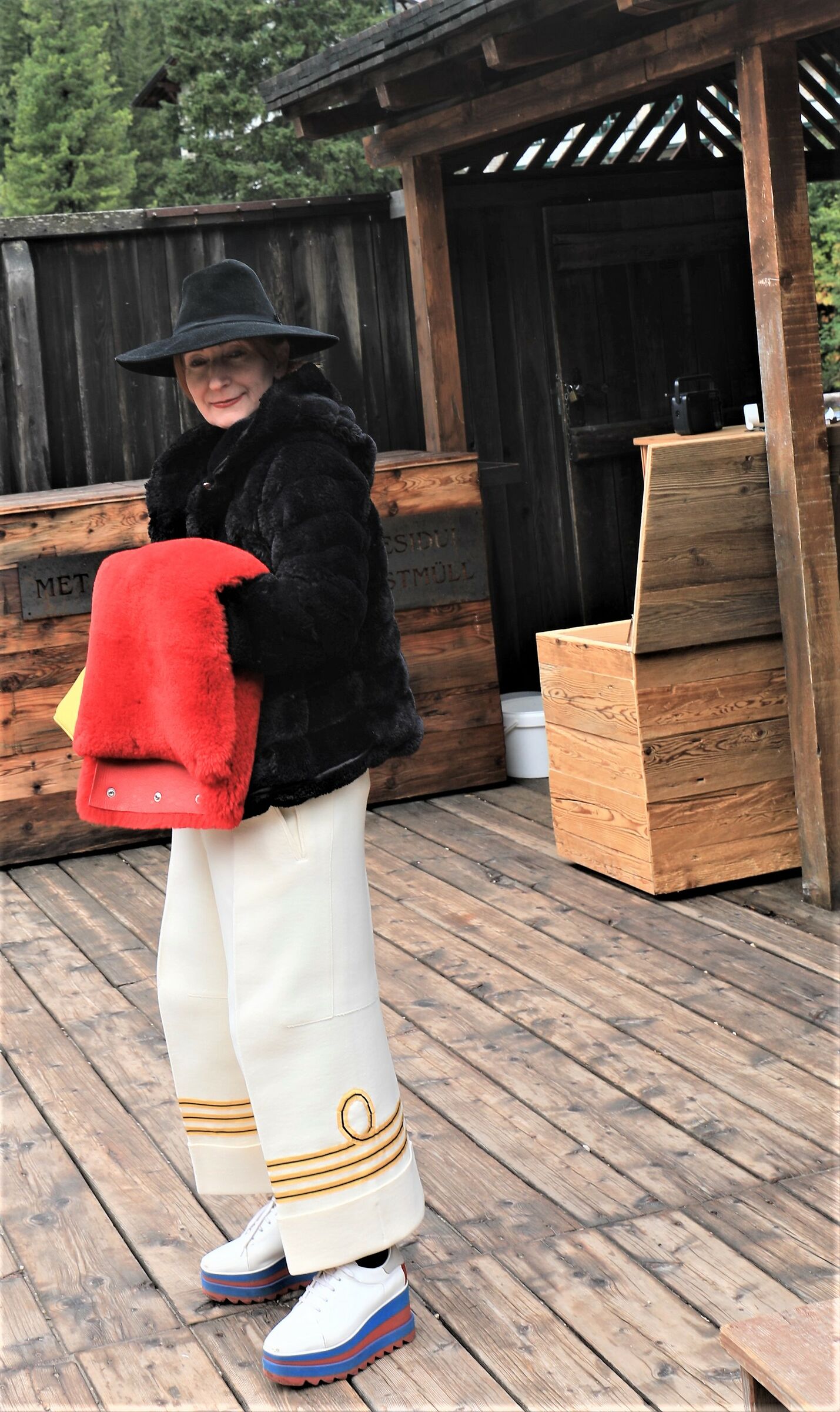 Lago di Braies Bolzano (turista giapponese?)