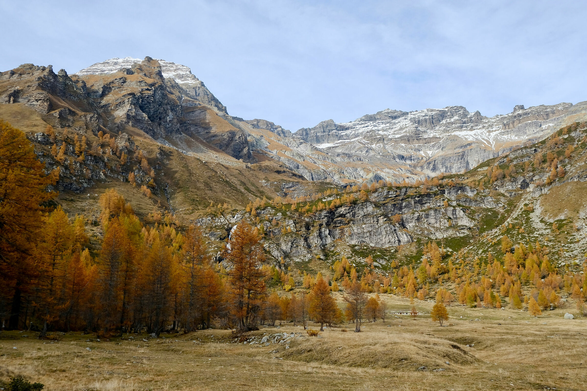The mountain is dressed in autumn