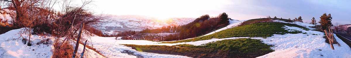 veduta sud dalla cima di torriana, rimini
