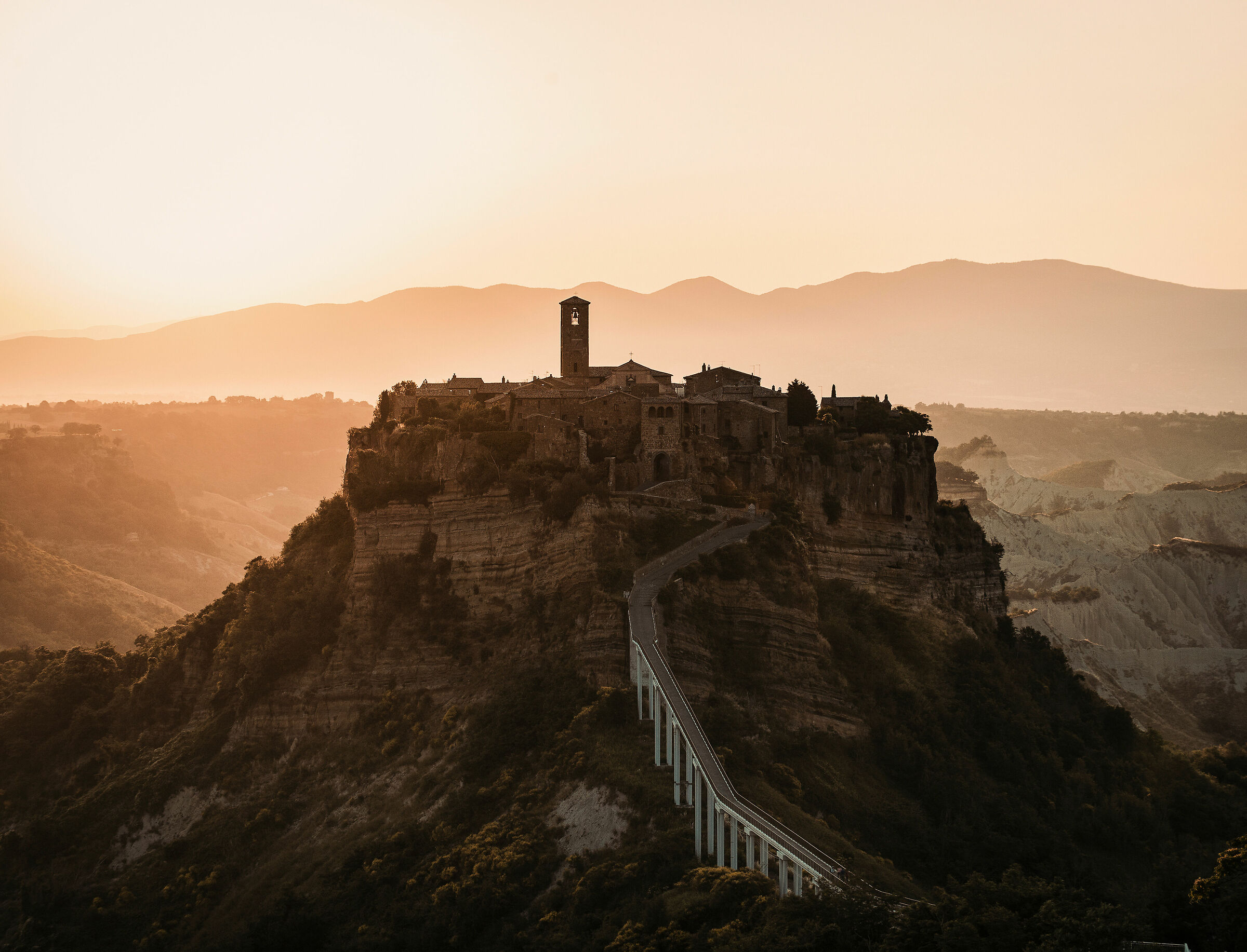 Civita all'alba