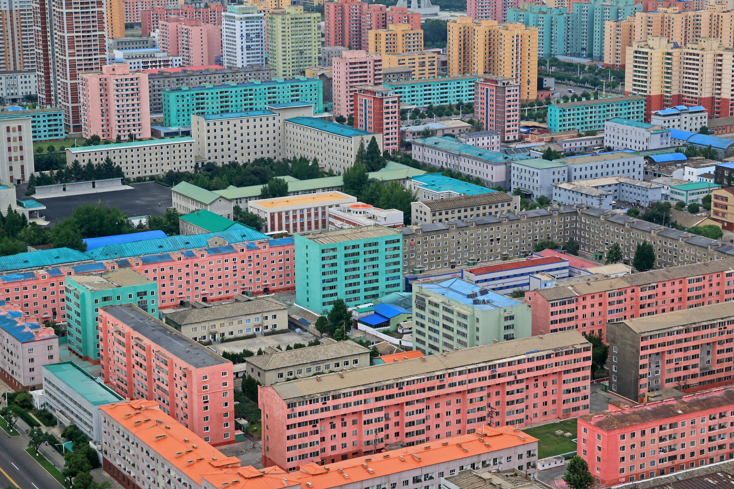 colours in pyongyang - north corea