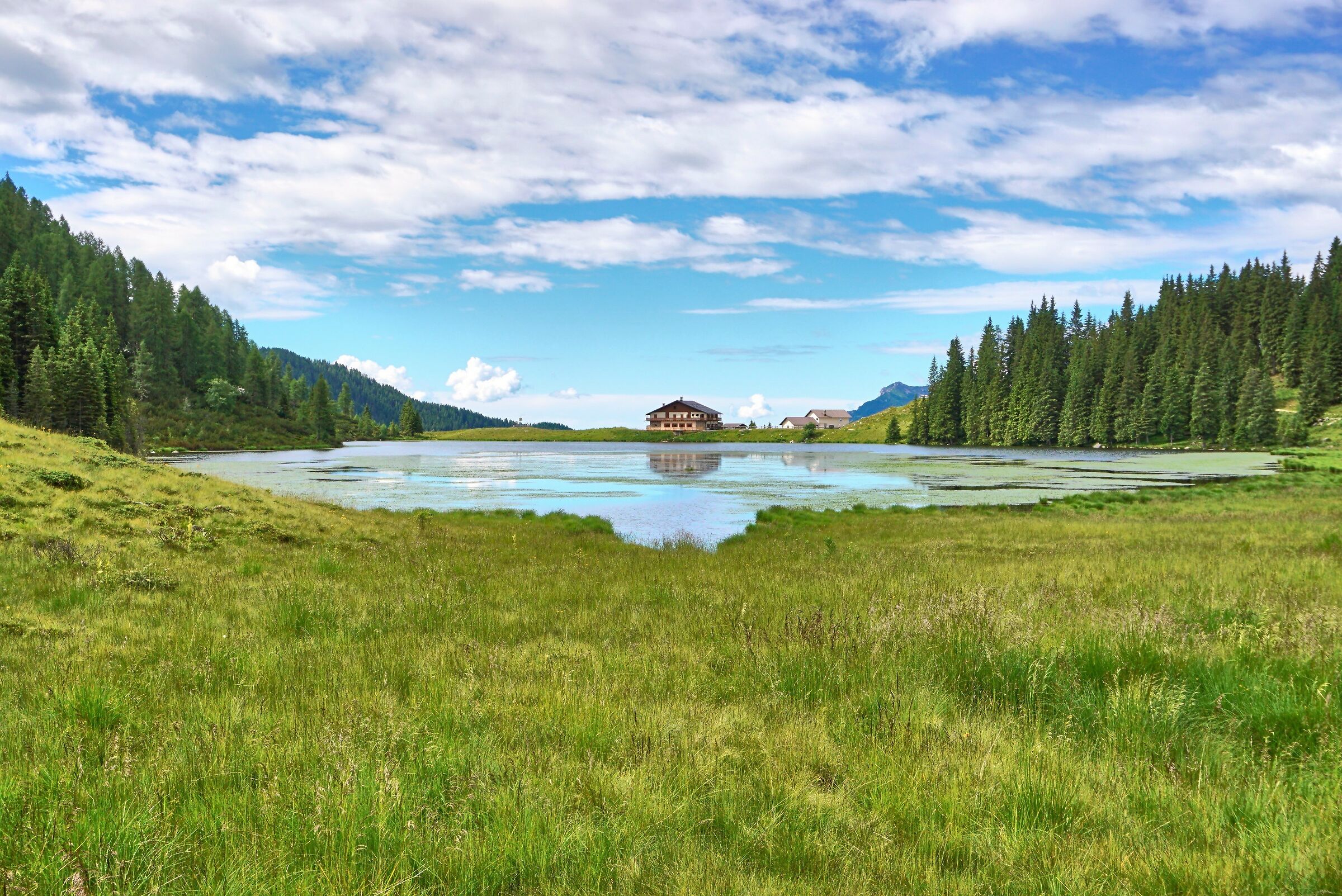 Lake Calaita and Miralago retreat