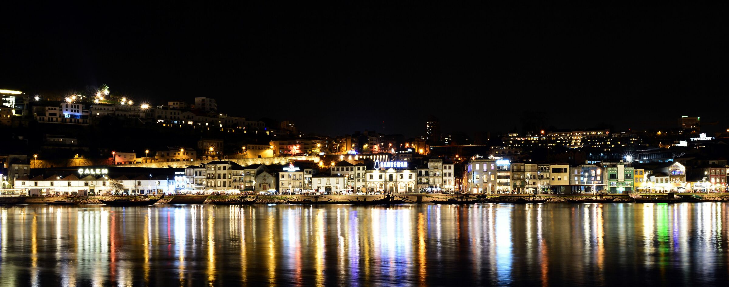 Villanova de Gaia by night