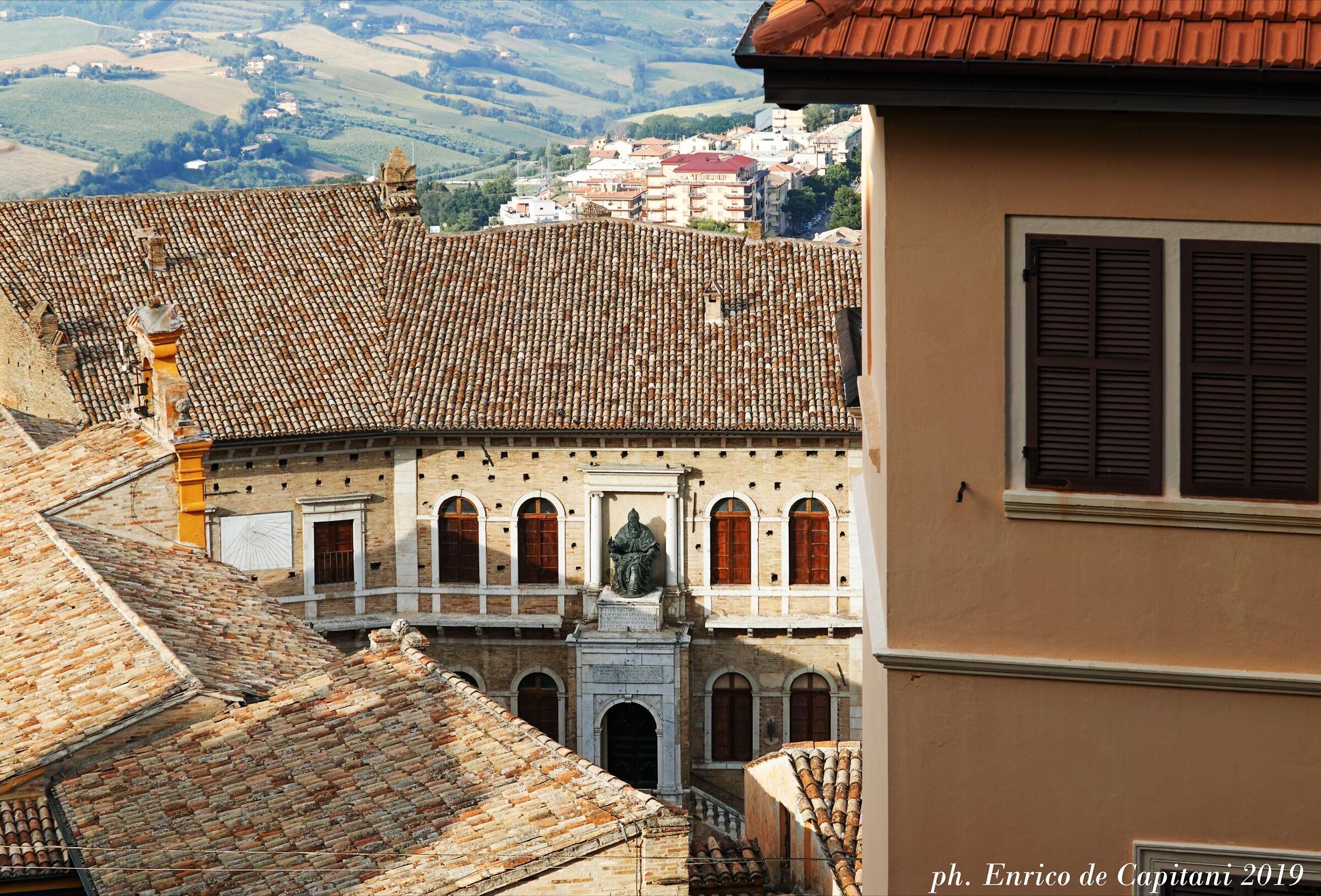 A glimpse of the Priors' palace in Fermo