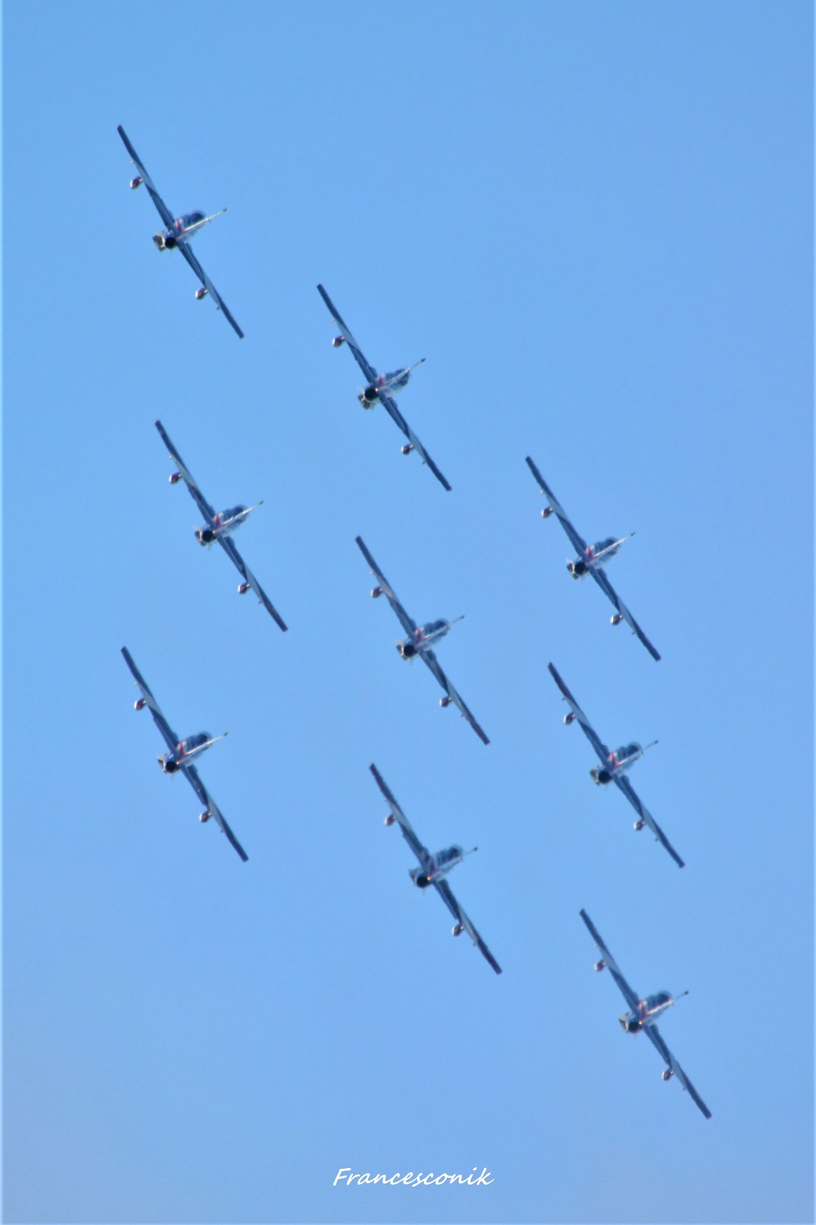 Tagli su tela? No! Freccie nel cielo