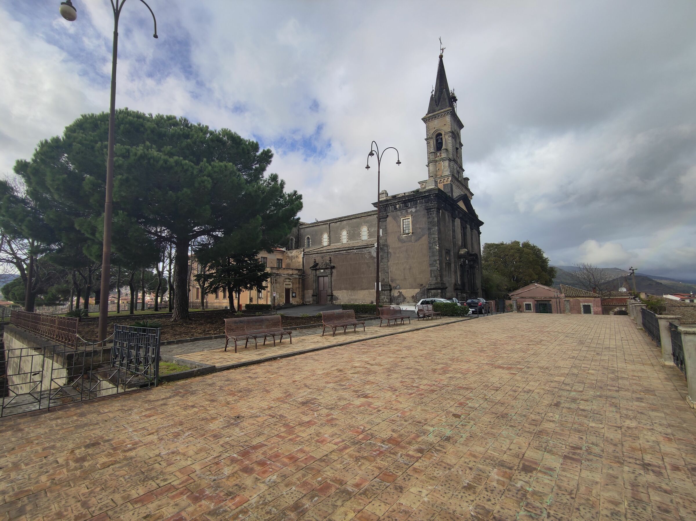 Three-castagni CT Mother Church