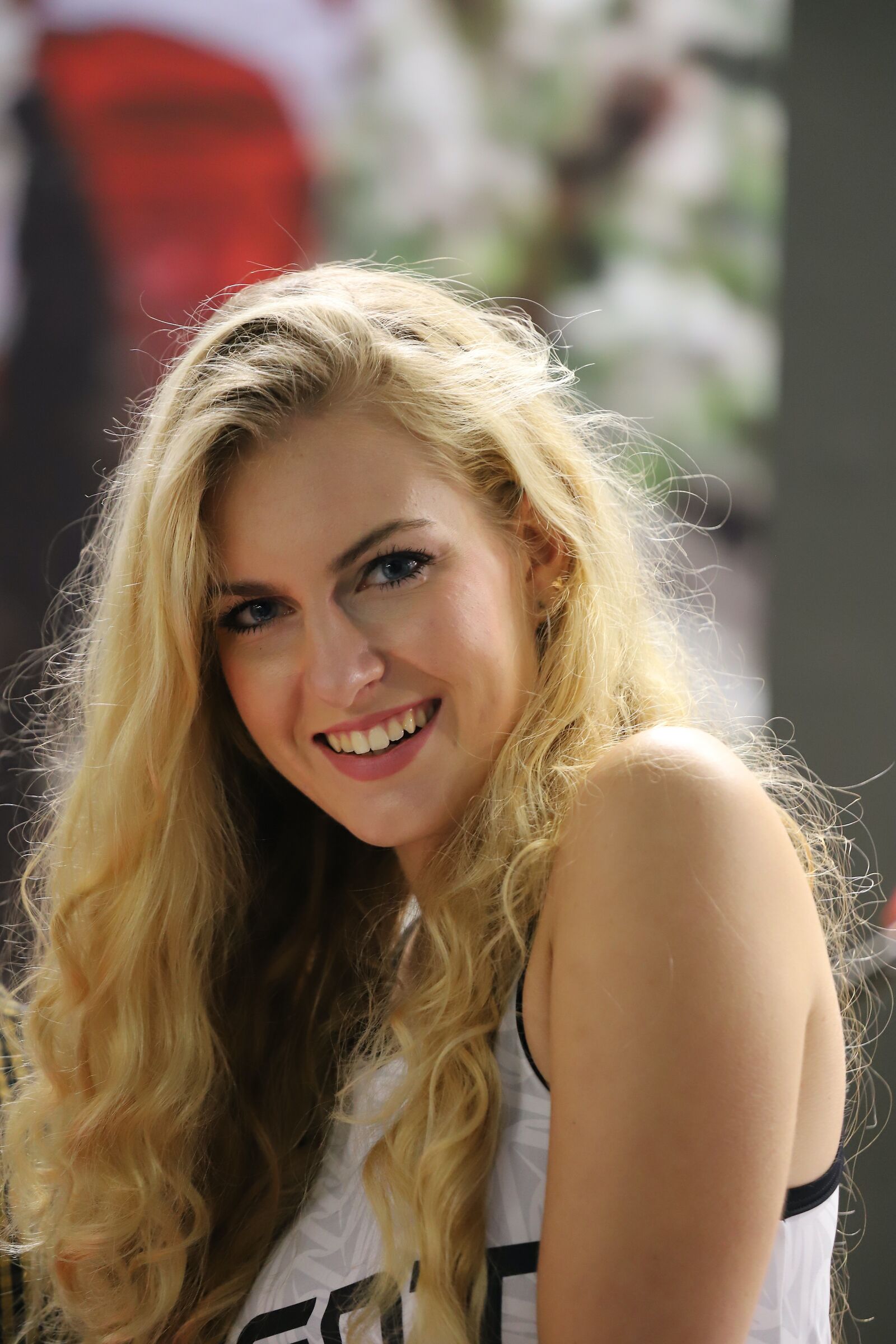 Sorriso con riccioli