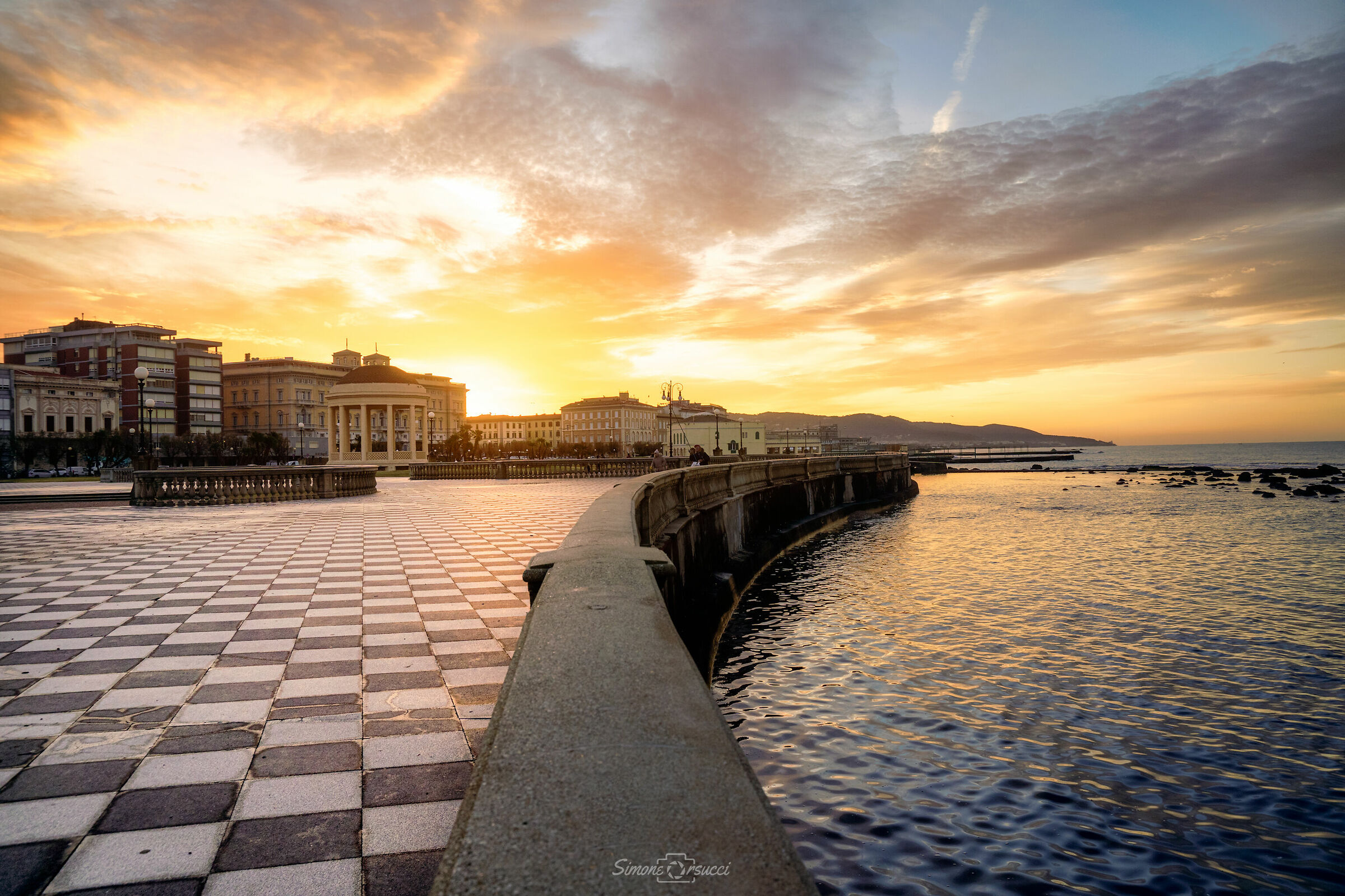 Prima alba di Dicembre sulla terrazza