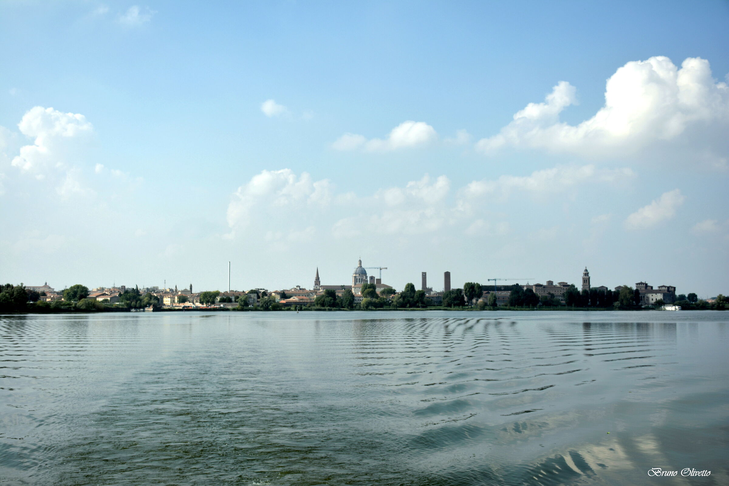 Mantova vista dal mincio