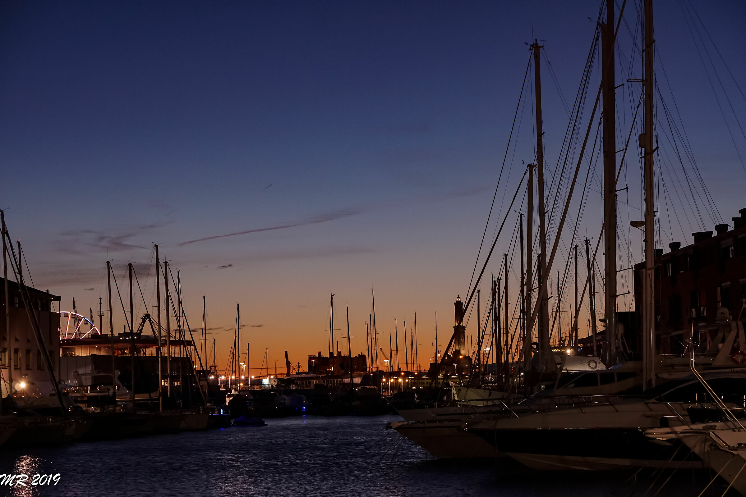 Porto di Genova - tramonto invernale