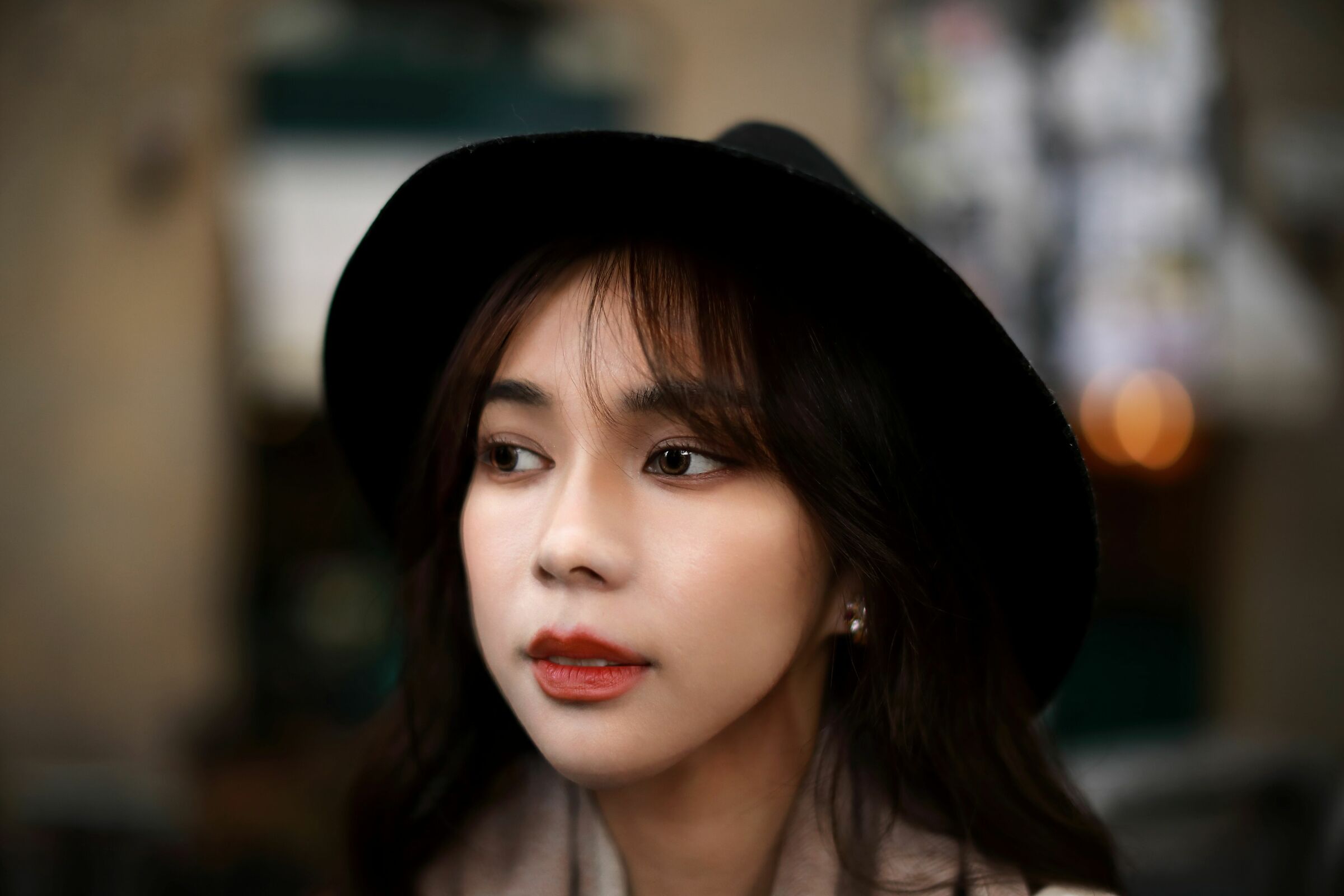 lipstick tests before meeting