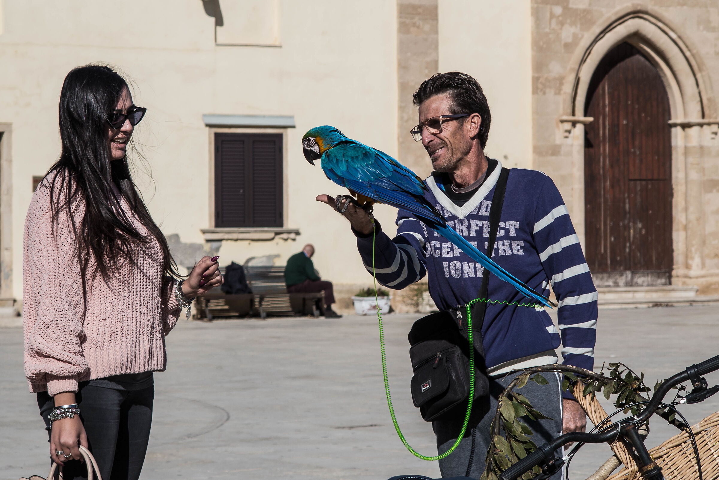 Saluta la signorina....