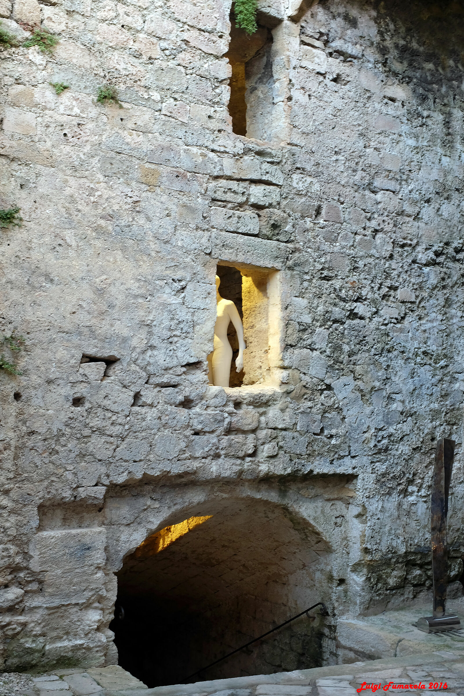 Qualcuno mi spia, sarà forse la castellana?