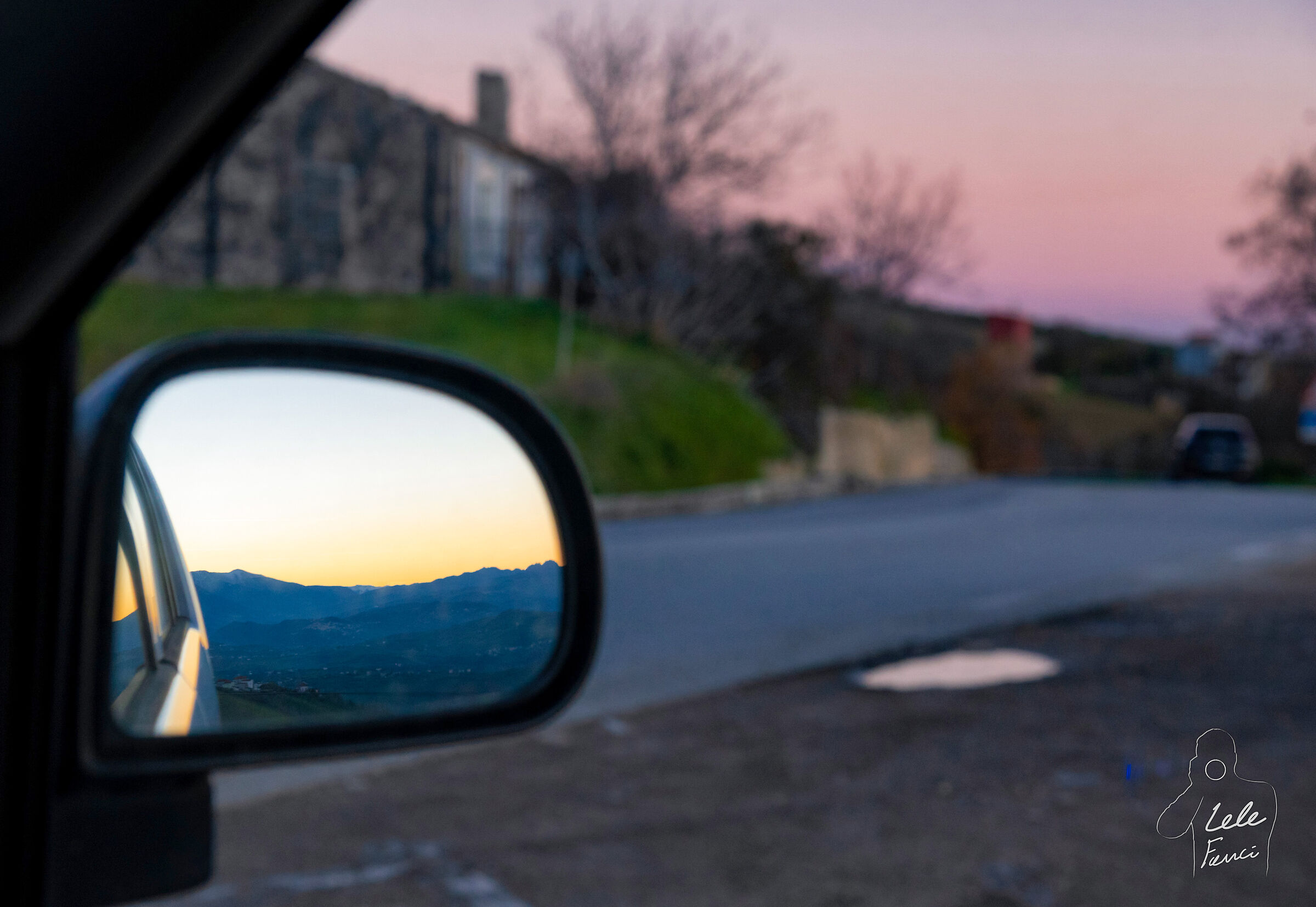 The double face of dusk