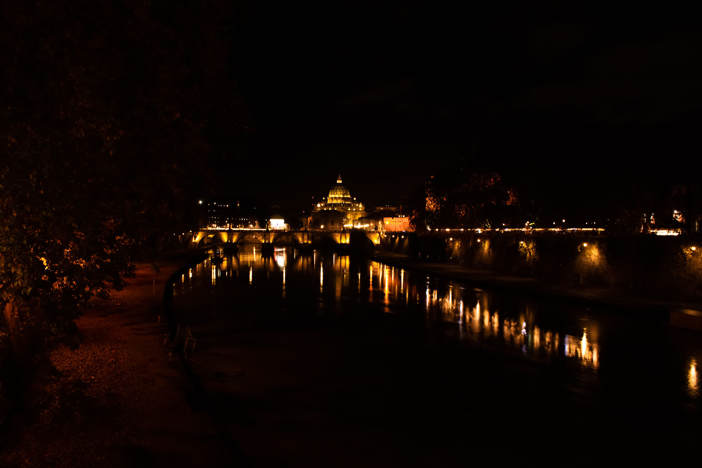 è notte