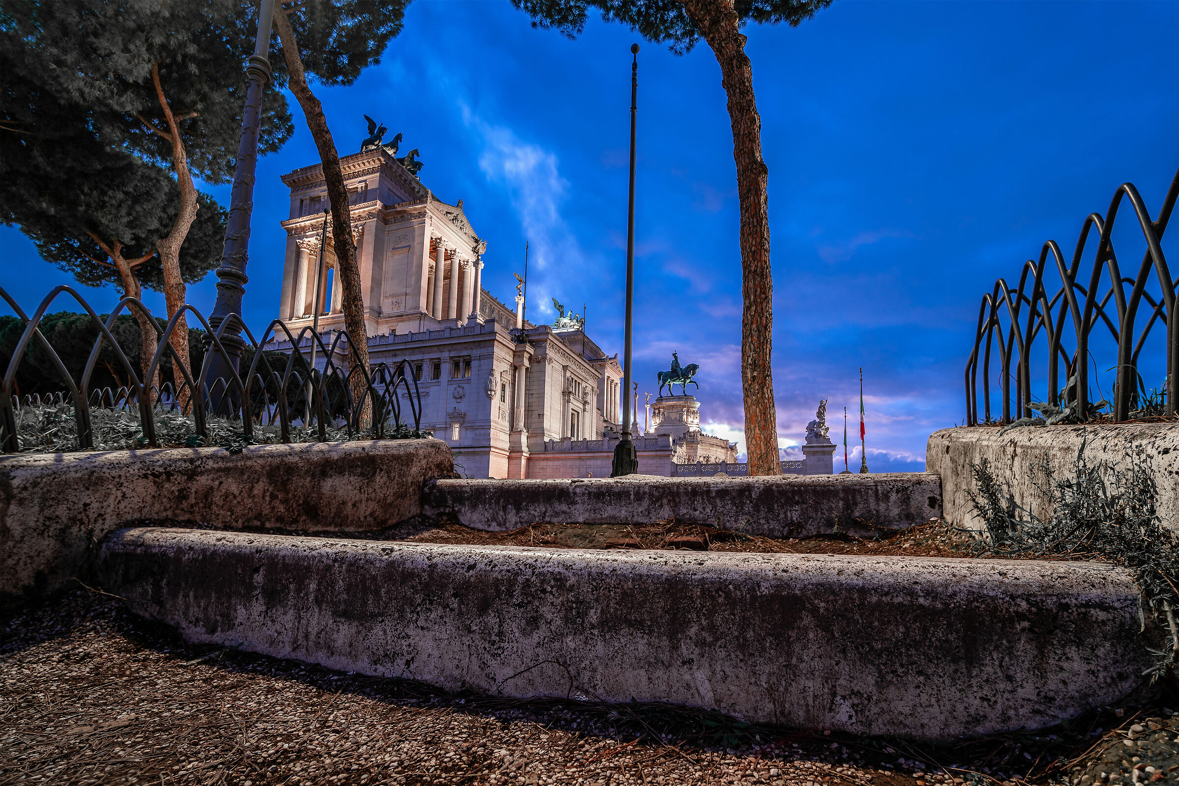 Blue Time in Piazza Venezia